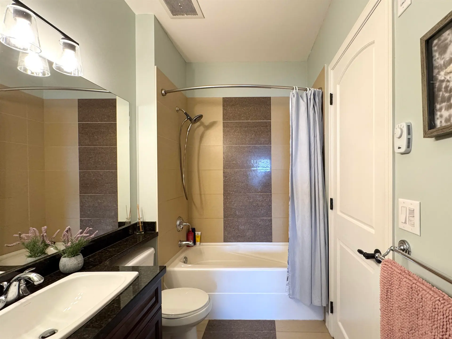 #404 11935 Burnett Street - Image 16