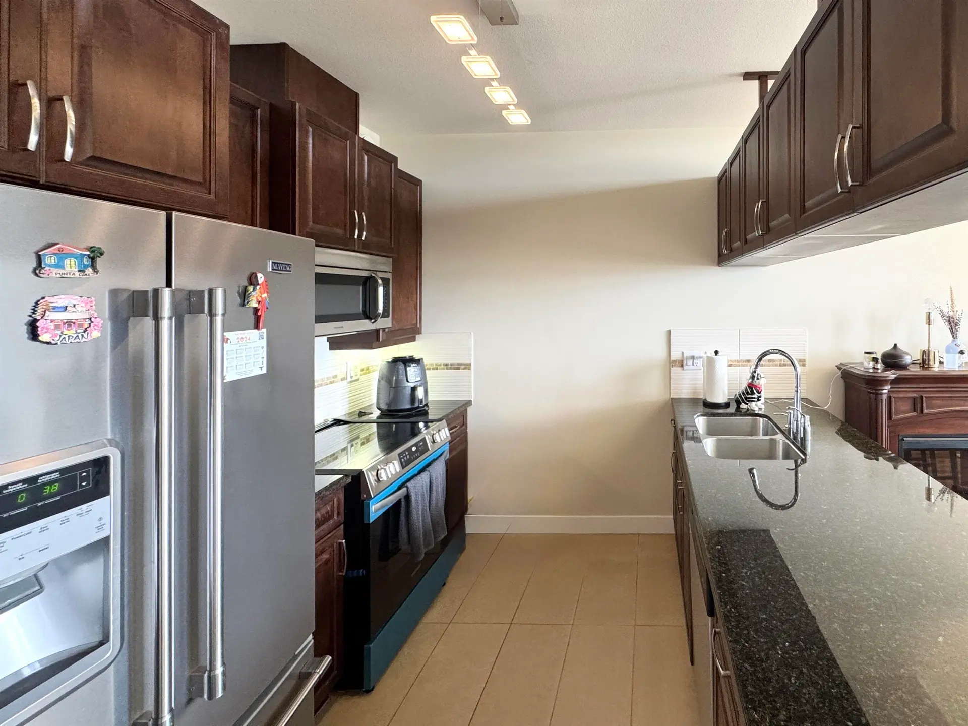 #404 11935 Burnett Street - Image 10