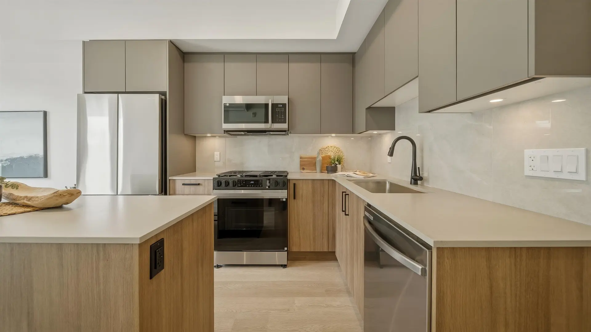 #B215 8230 208b Street - Image 3