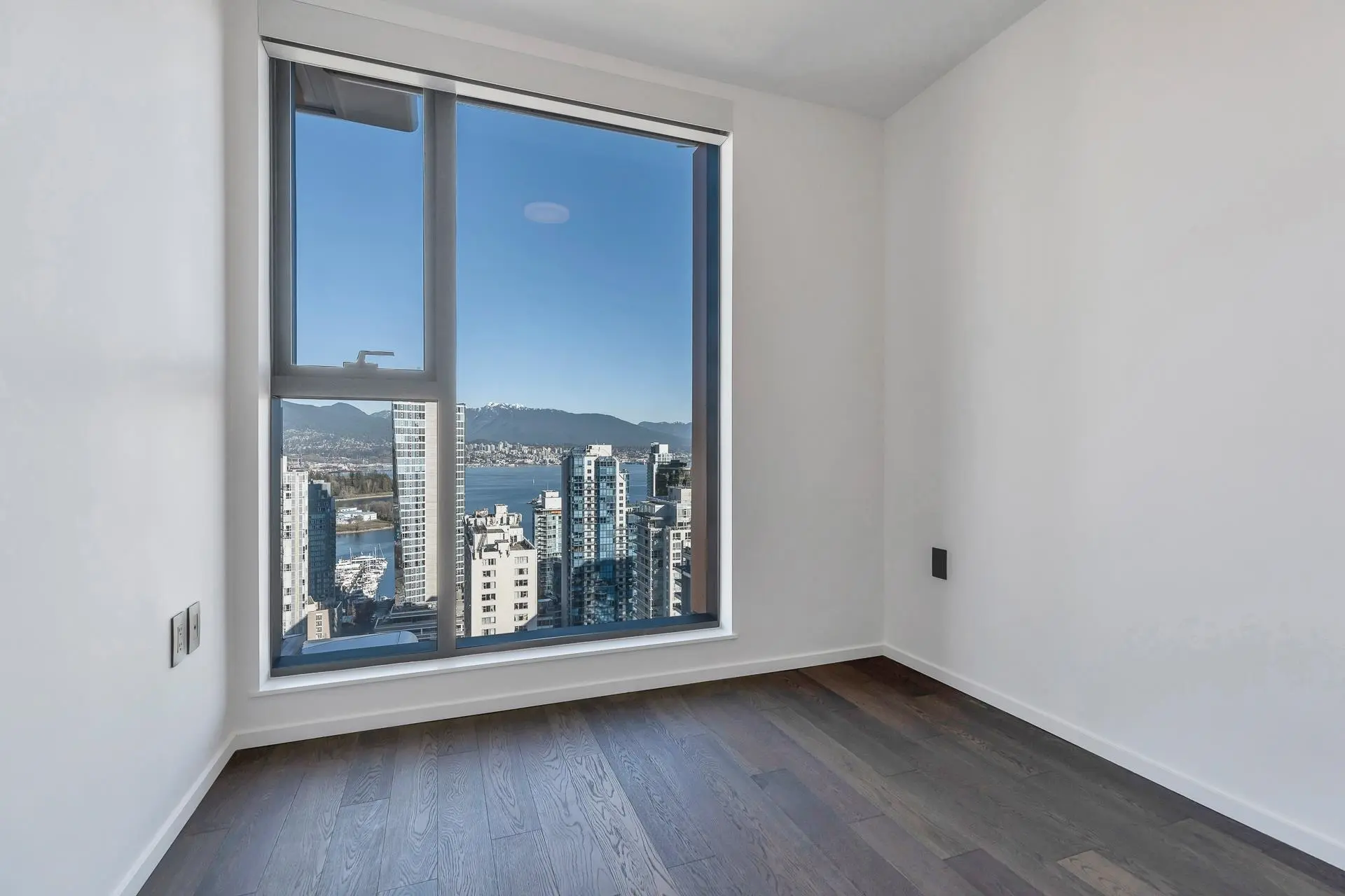 #2402 1482 Robson Street - Image 5