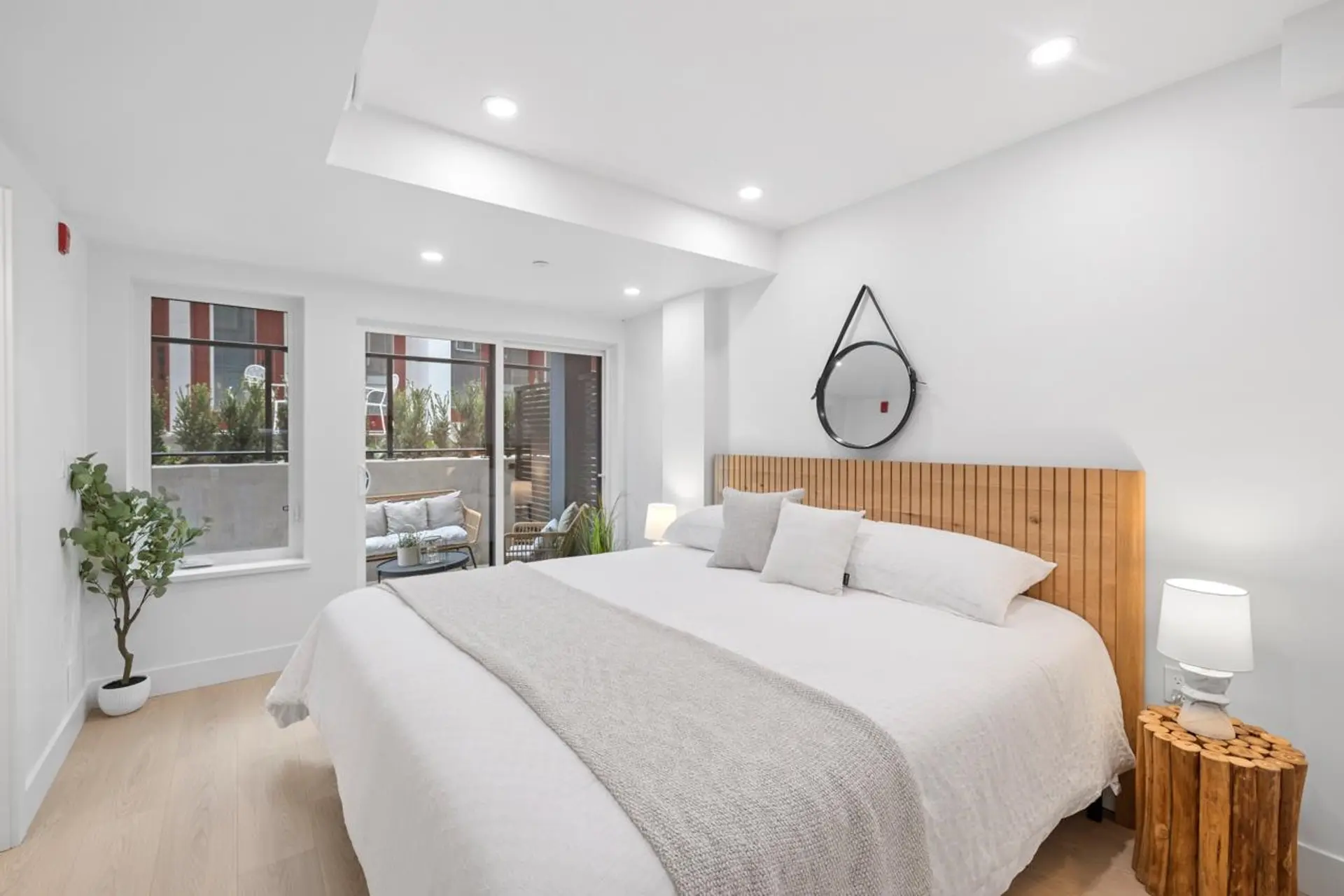 #101 2135 E Pender Street - Image 9