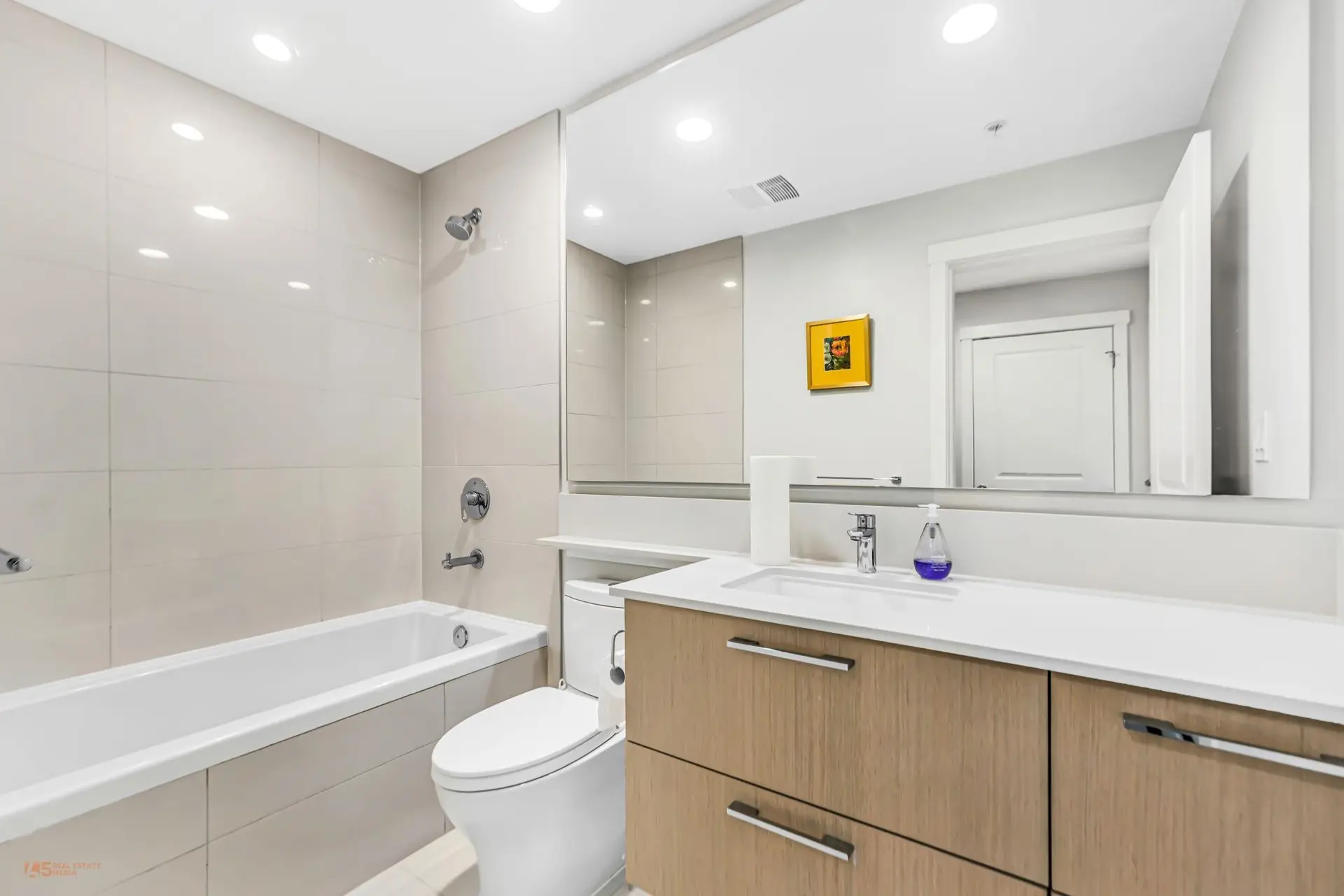 #1203 3533 Ross Drive - Image 9