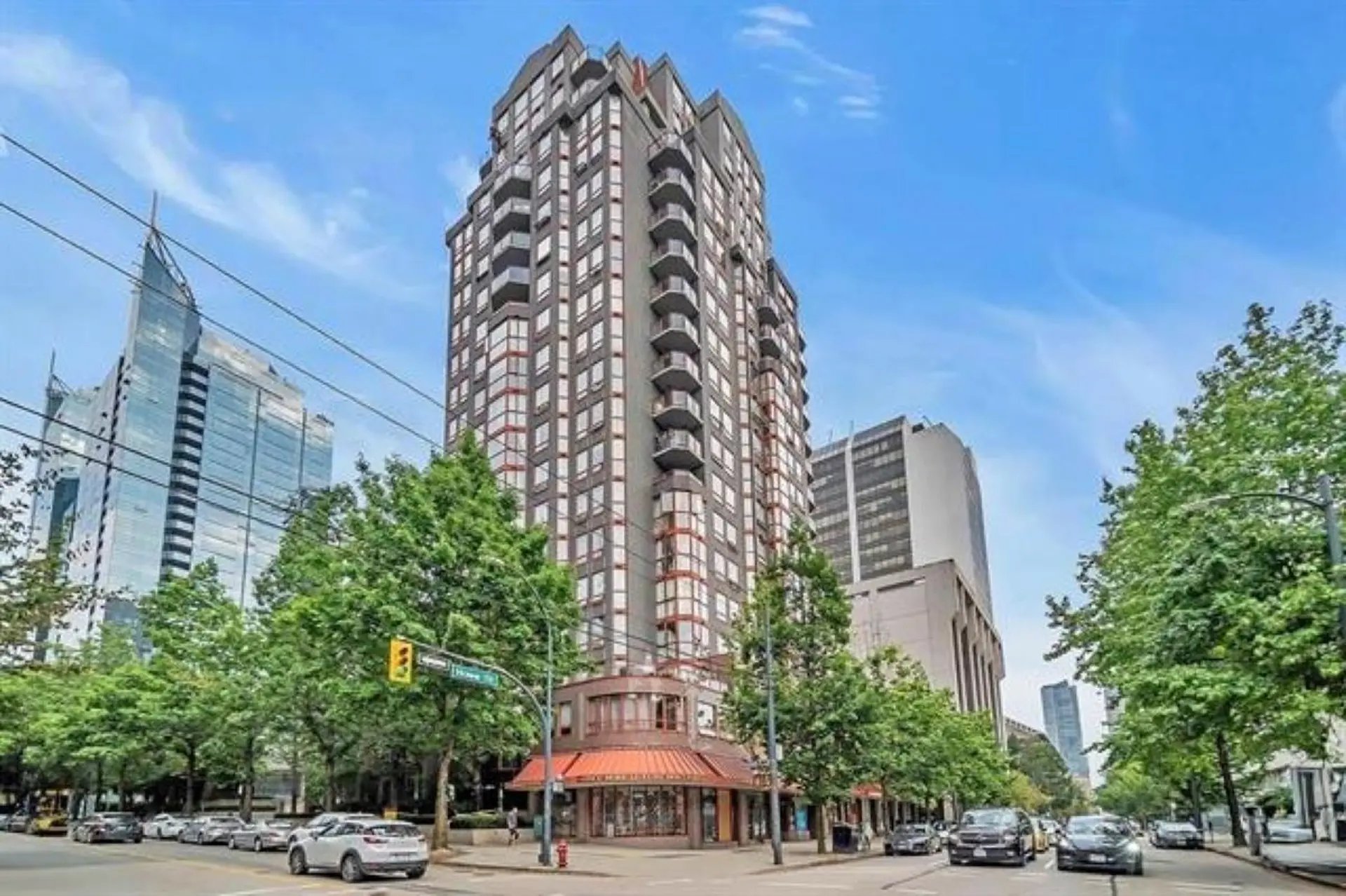 #208 811 Helmcken Street - Image 2