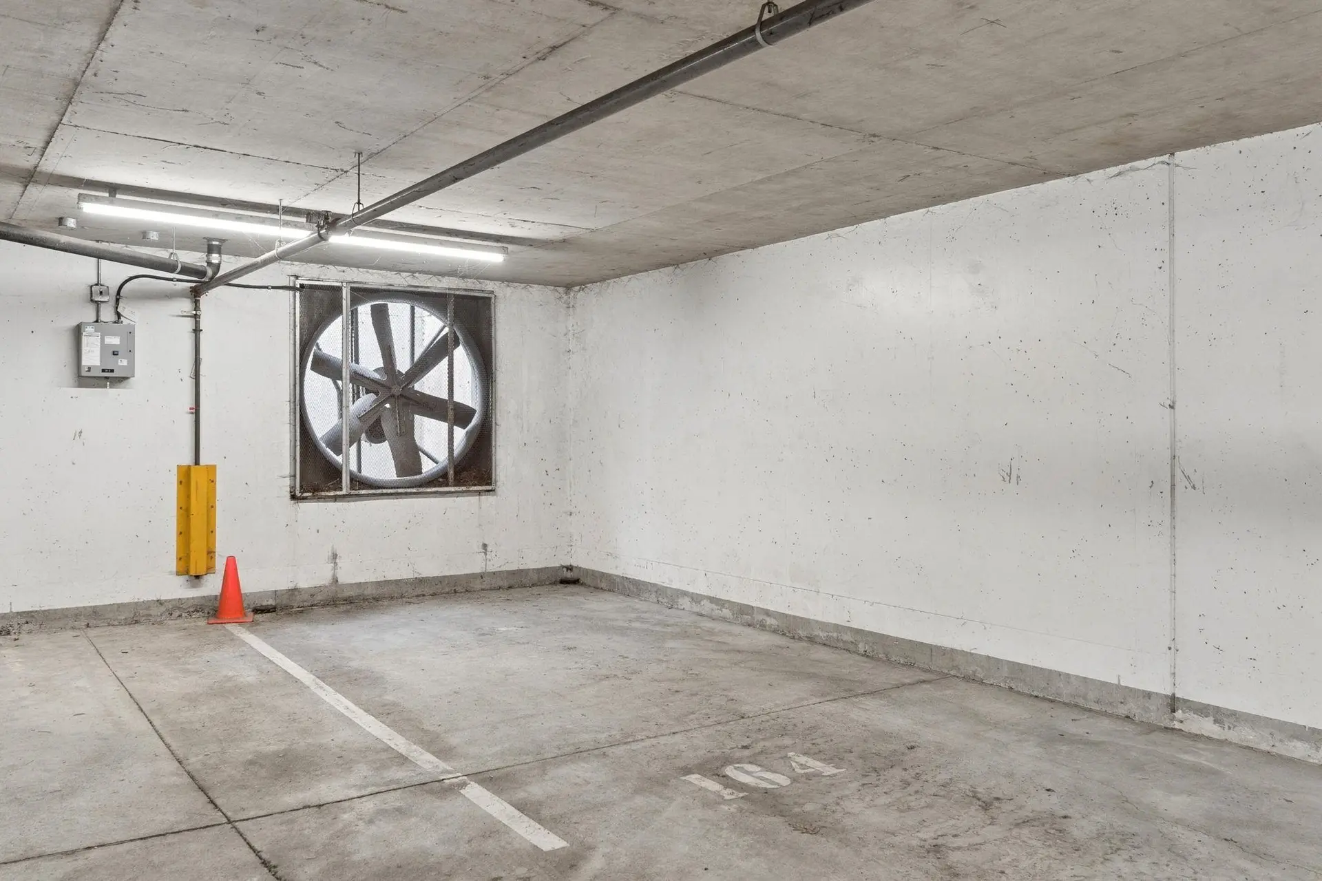 #407 14300 Riverport Way - Image 17
