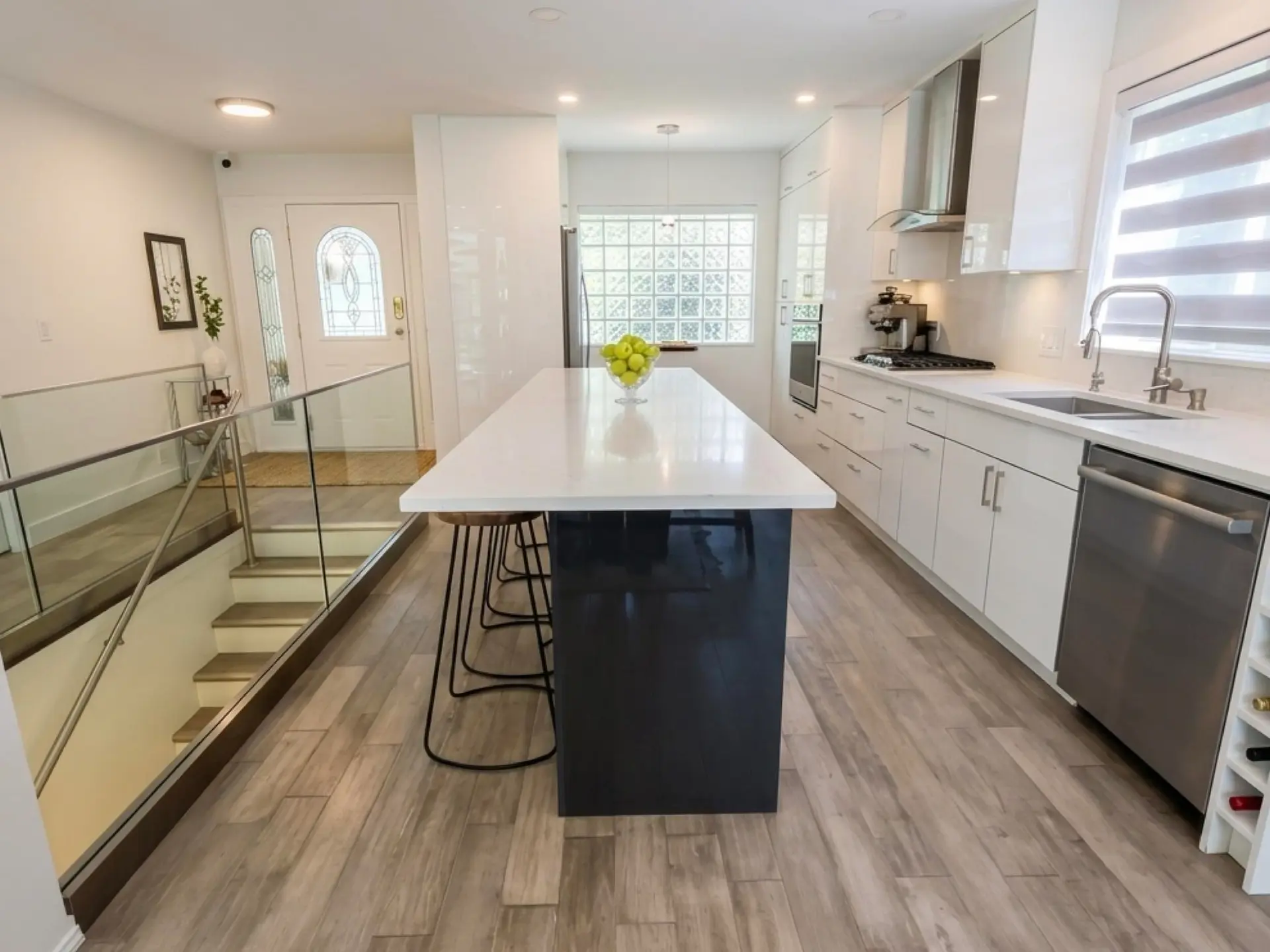 6430 Fox Street - Image 2