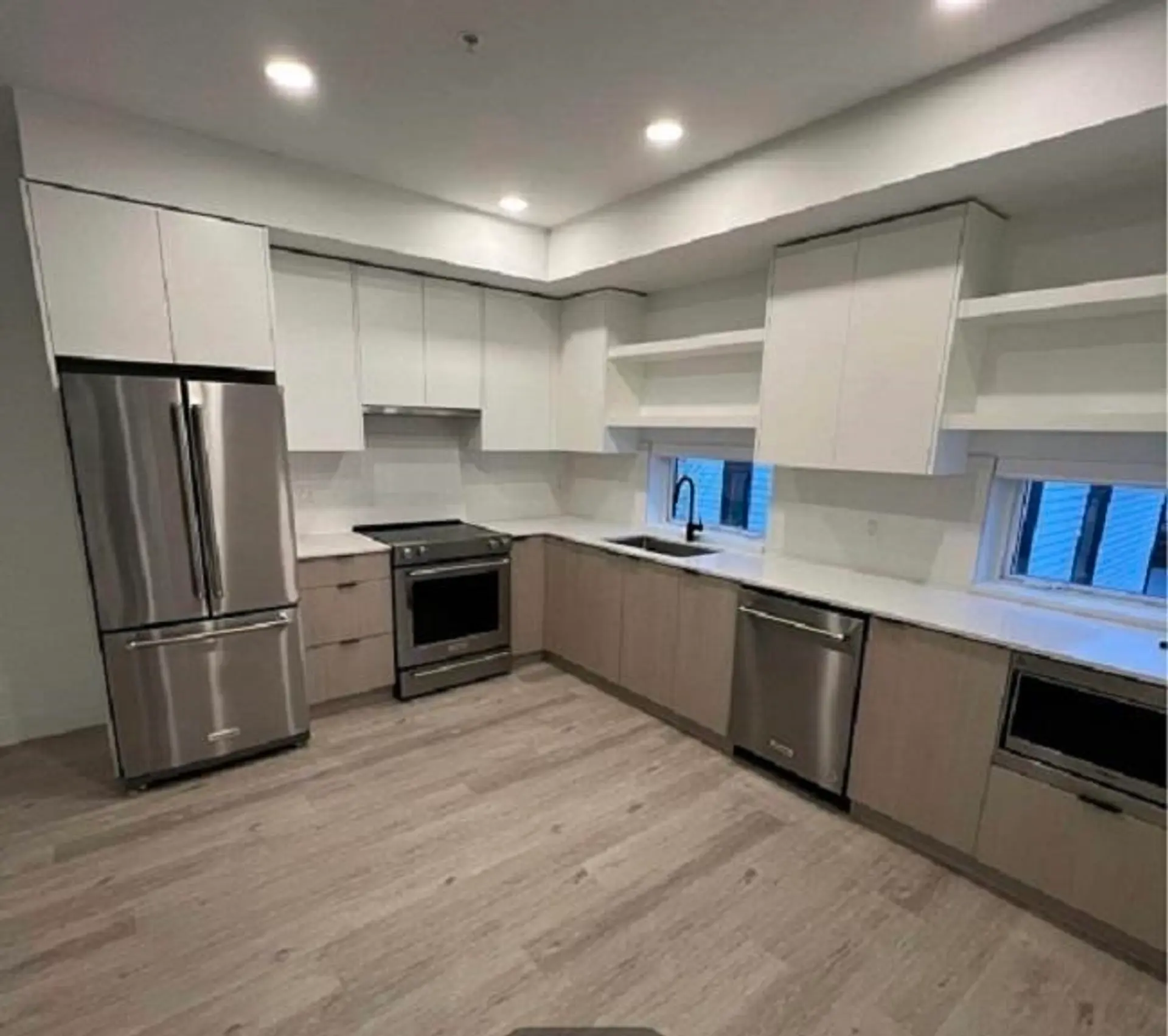 #205 1306 Laval Square - Image 4