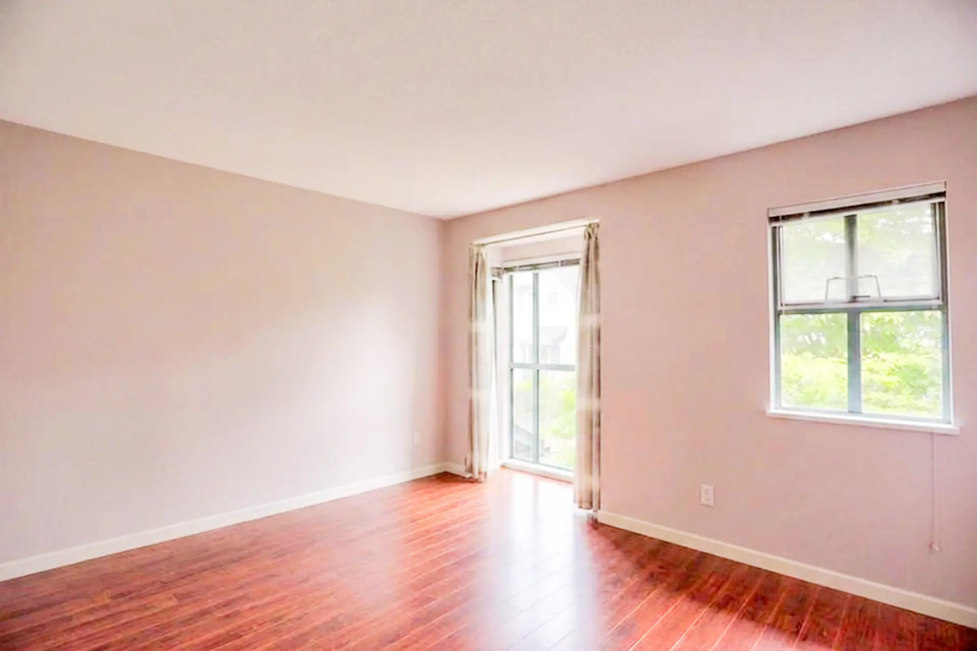 4875 Duchess Street - Image 10