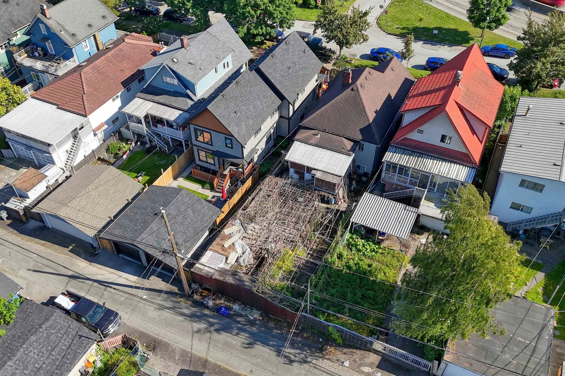 1349 E 14th Avenue - Image 7
