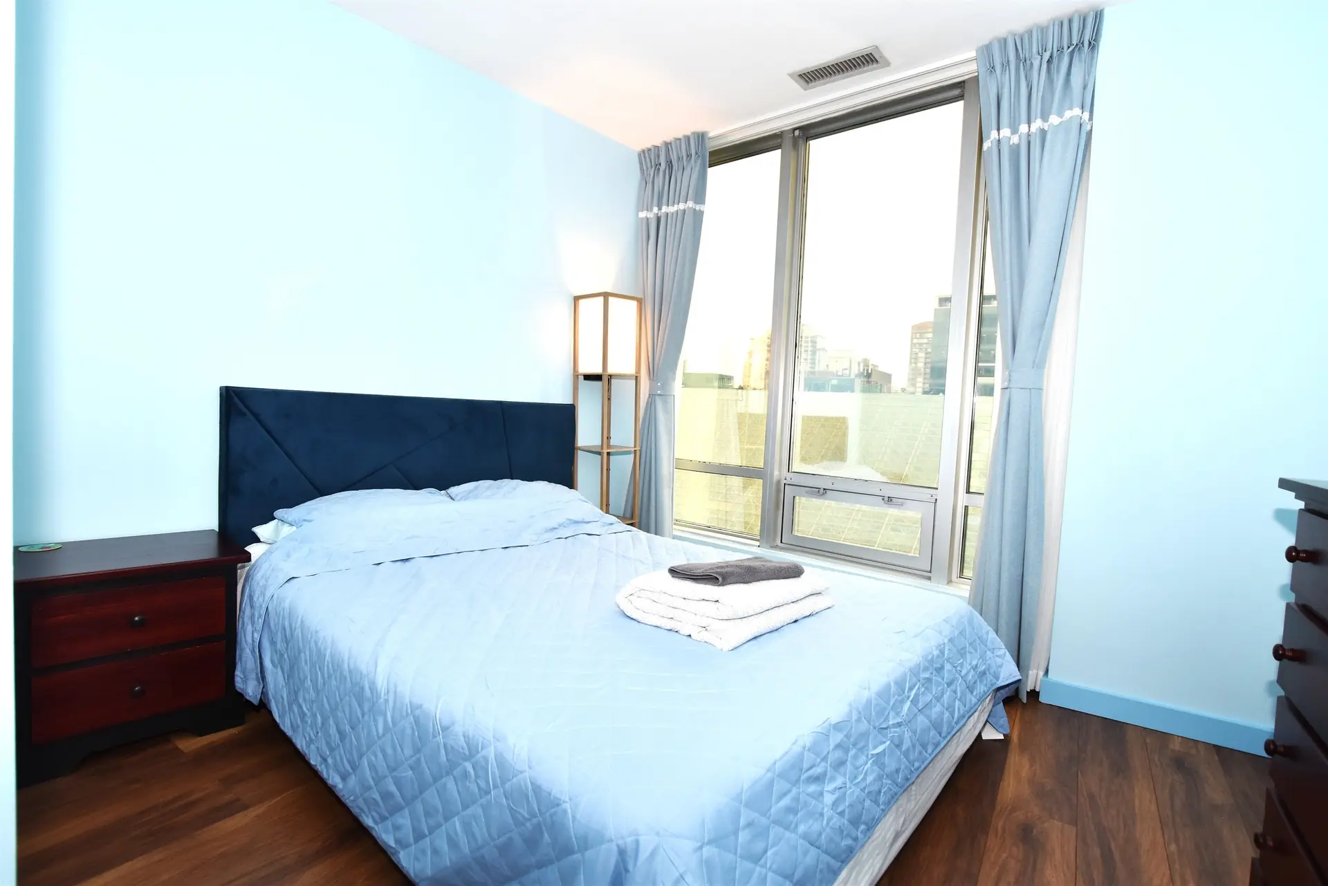 #614 989 Nelson Street - Image 6