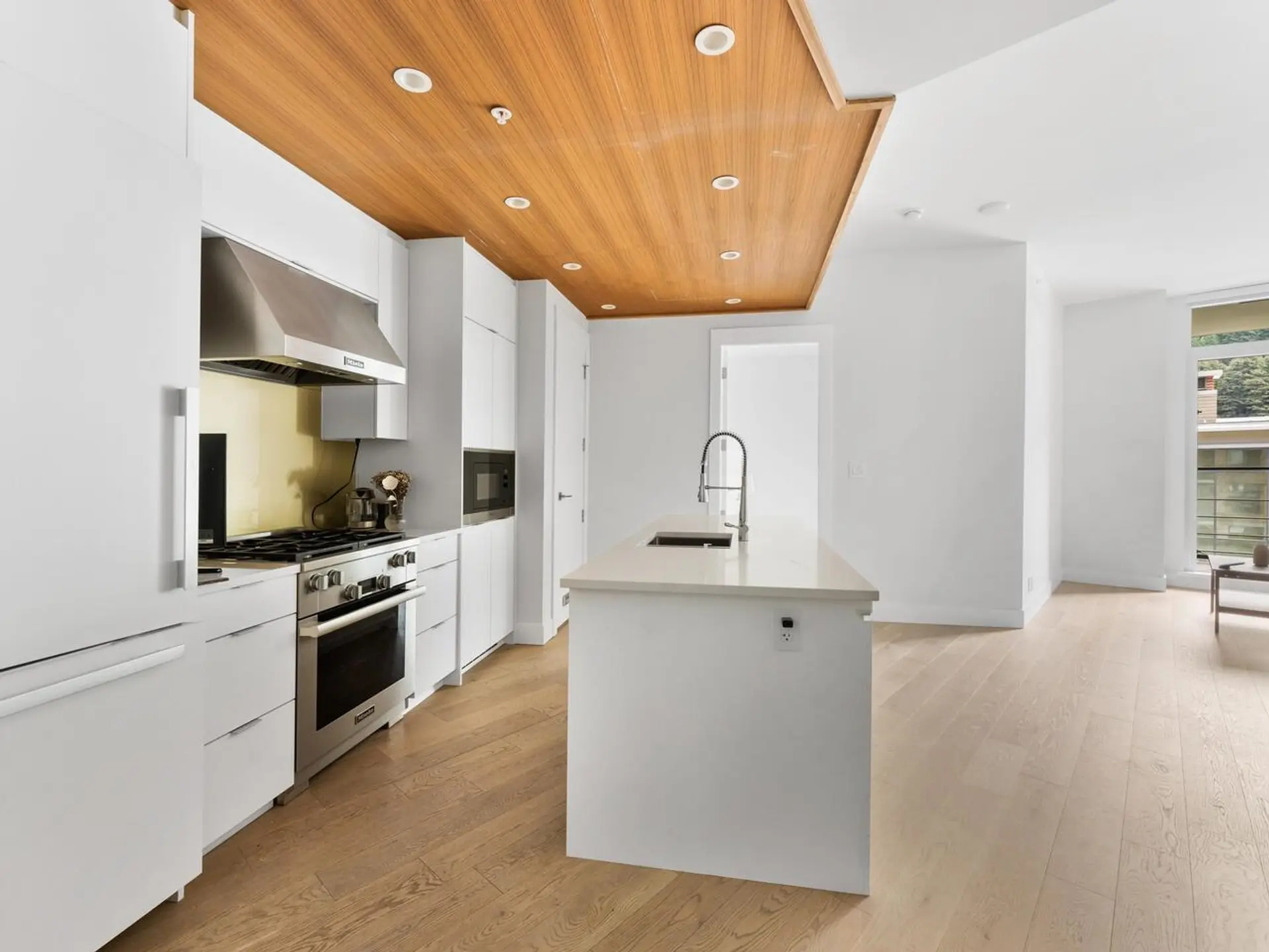 #405 6687 Nelson Avenue - Image 5