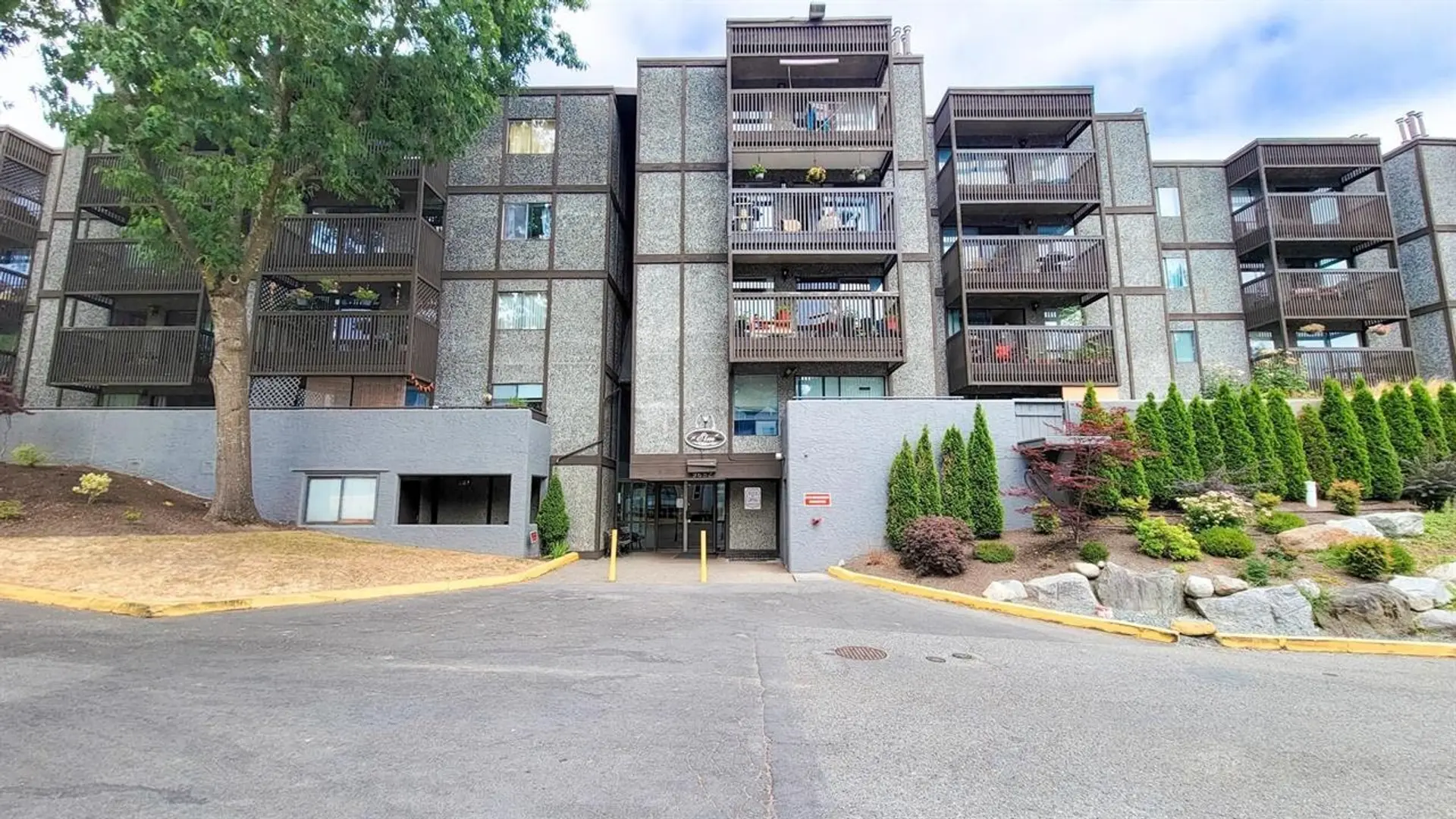 #401 9682 134 Street - Image 1