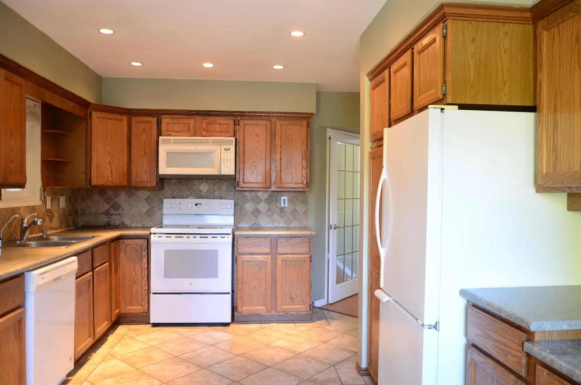 6759 Carncross Crescent - Image 7