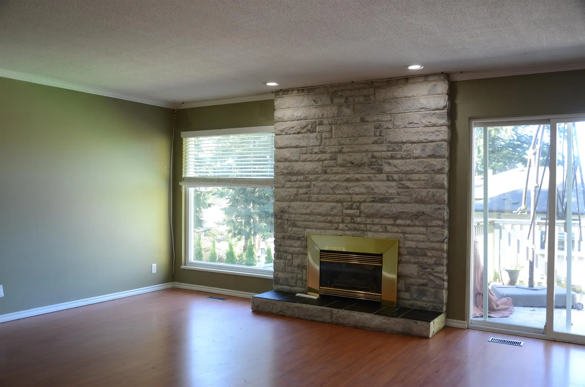 6759 Carncross Crescent - Image 9