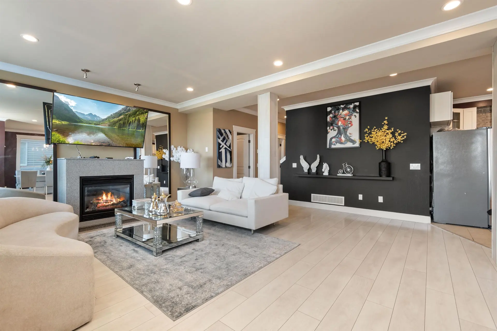 47202 Skyline Drive - Image 2