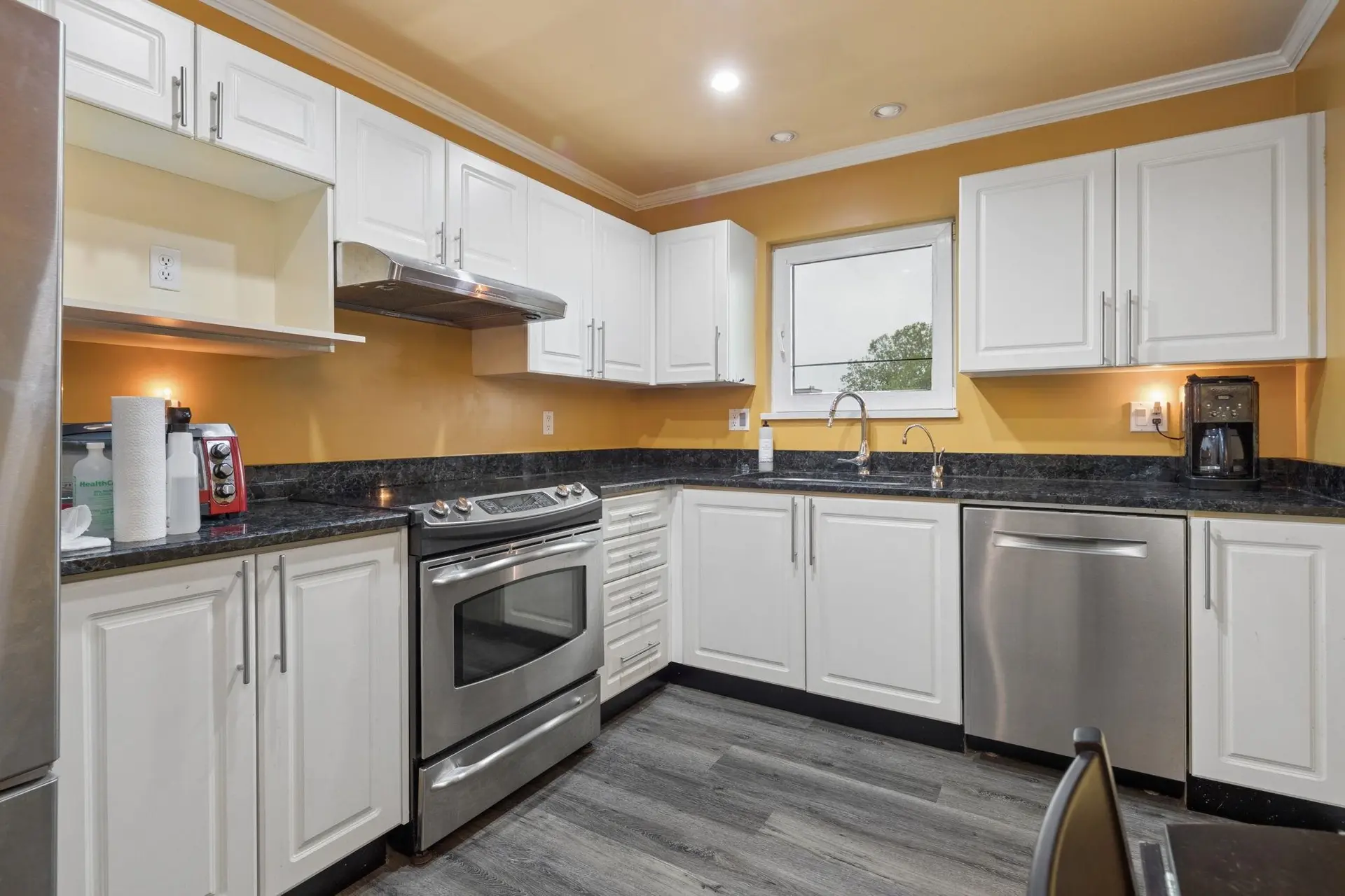 #305 5977 177b Street - Image 11