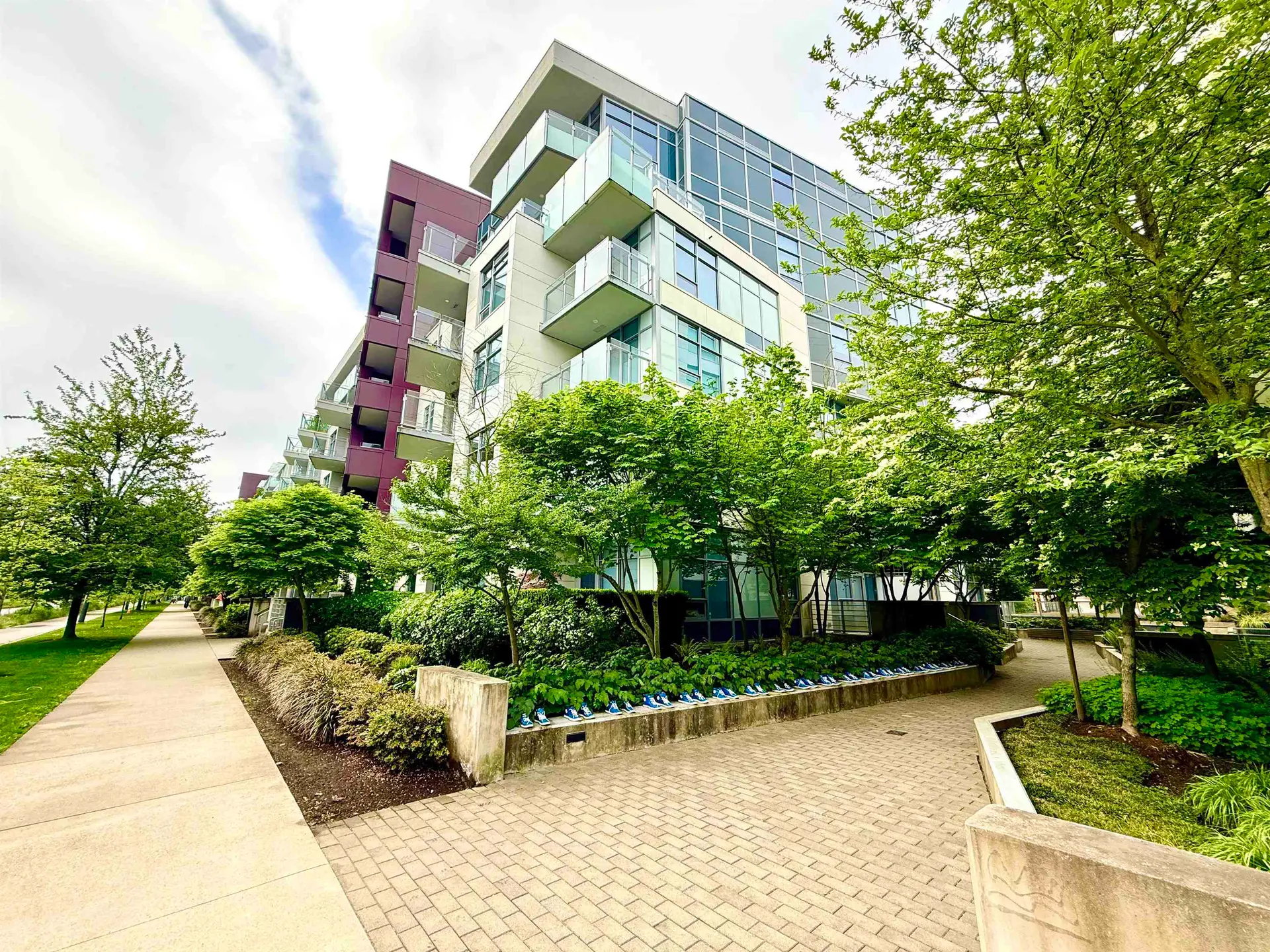 #305 5033 Cambie Street - Image 1