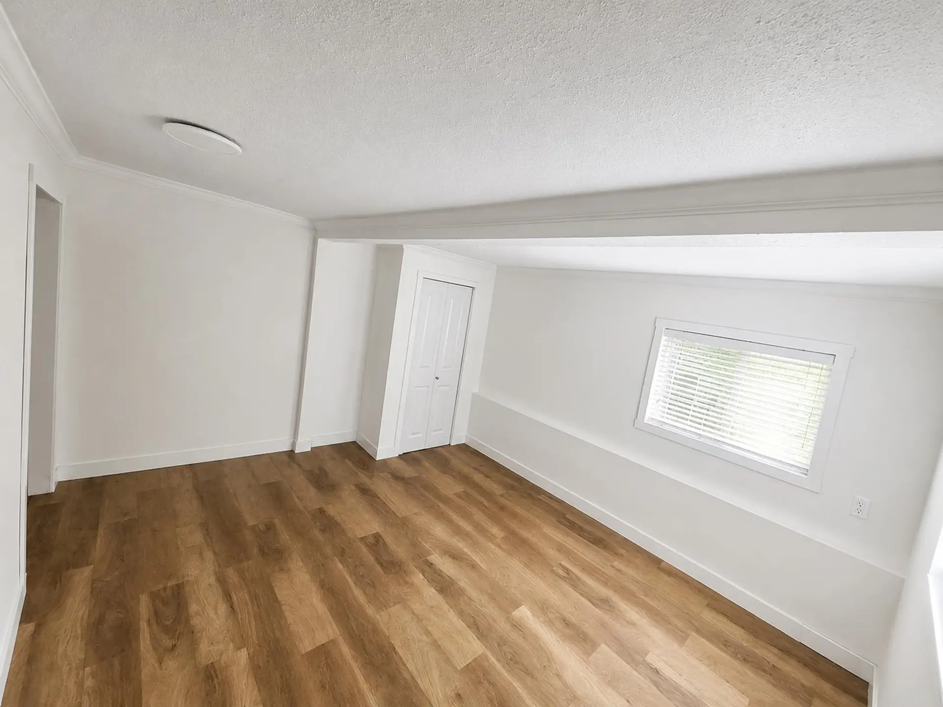 14188 77 Avenue - Image 12
