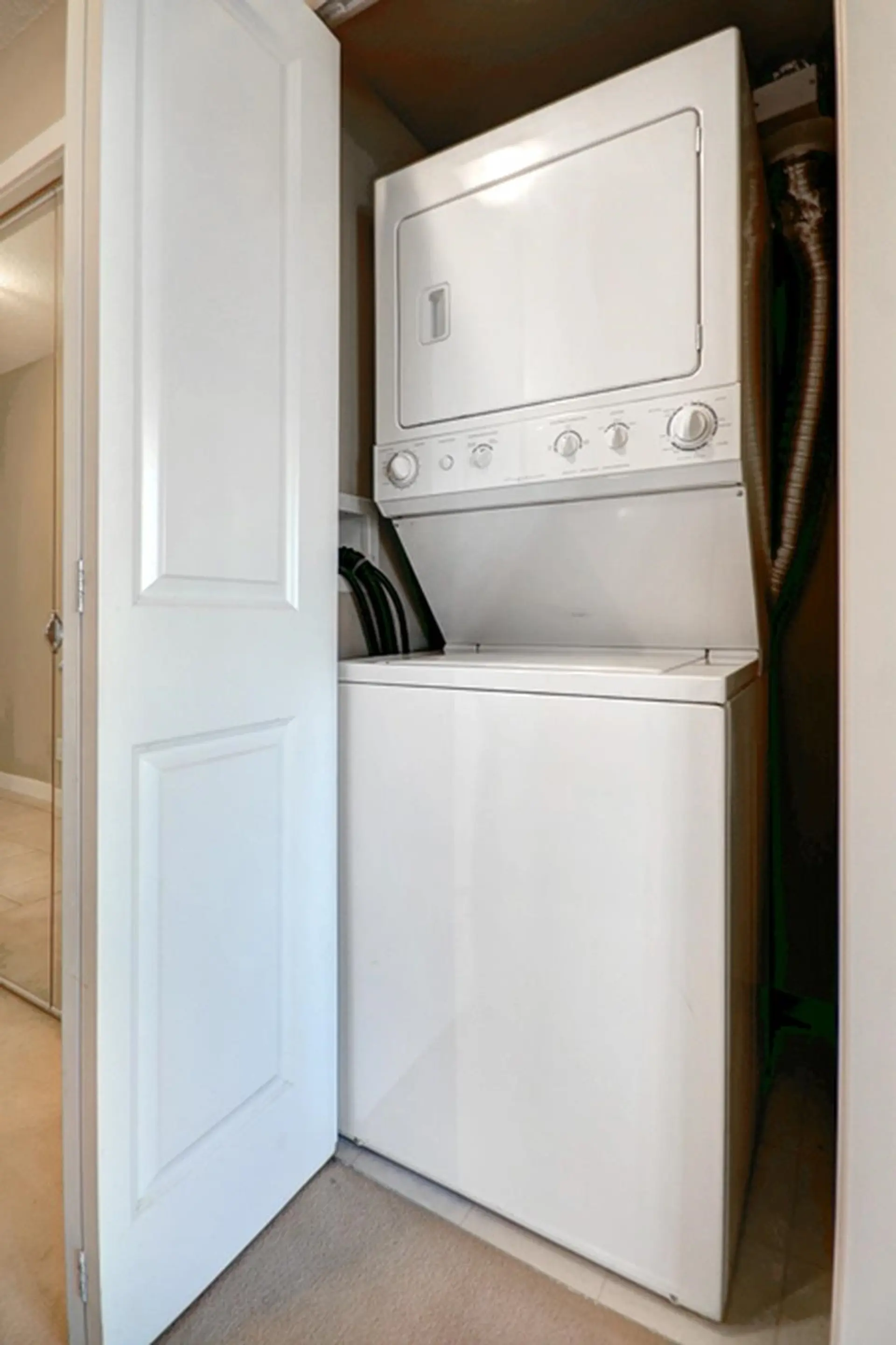 #801 2138 Madison Avenue - Image 10