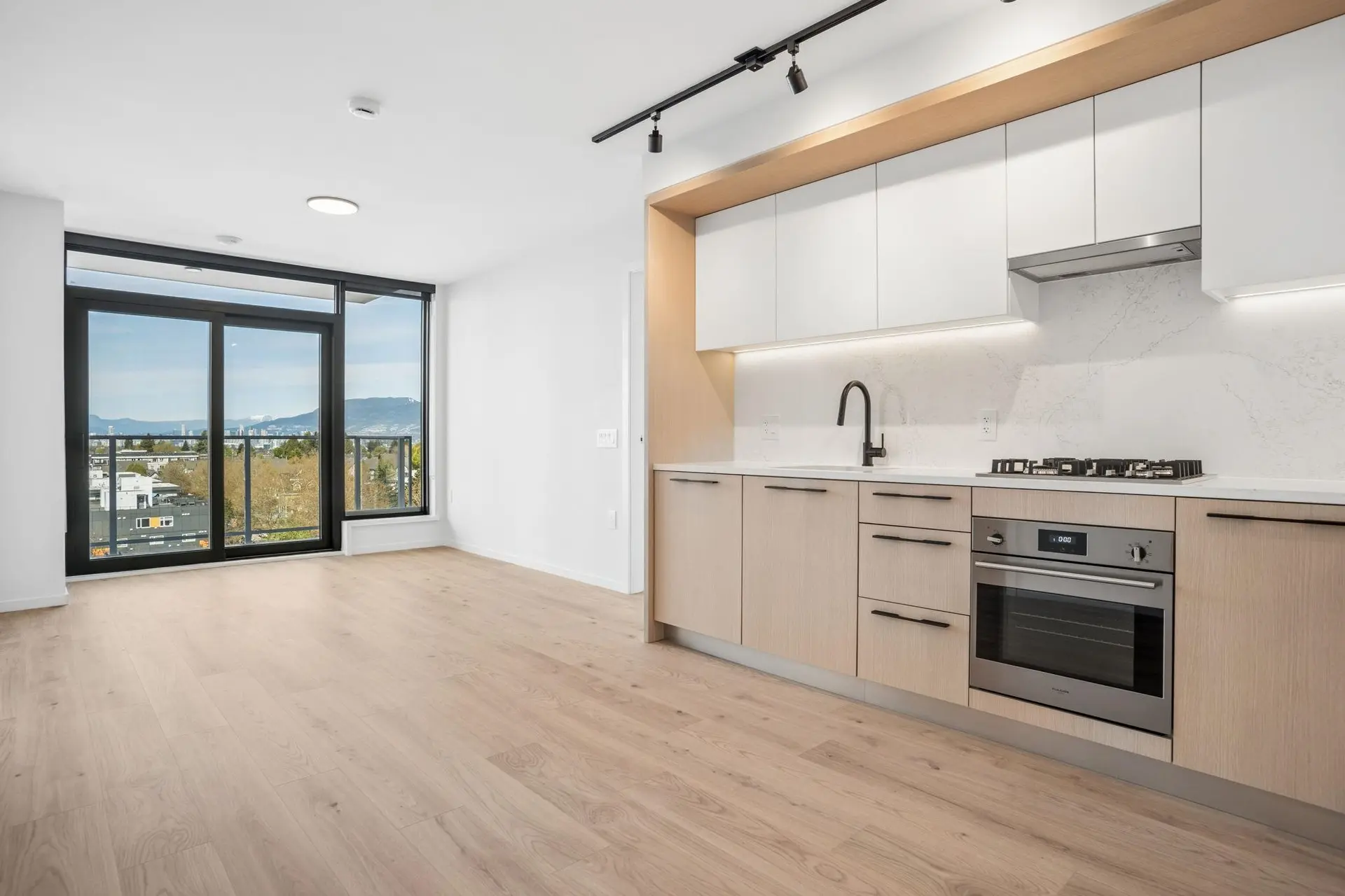 #753 5189 Earles Street - Image 2