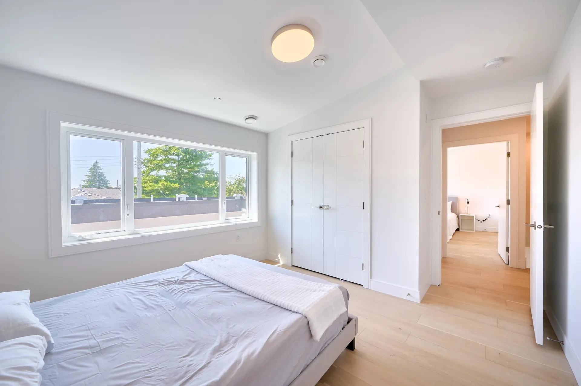 810 E 51st Avenue - Image 9