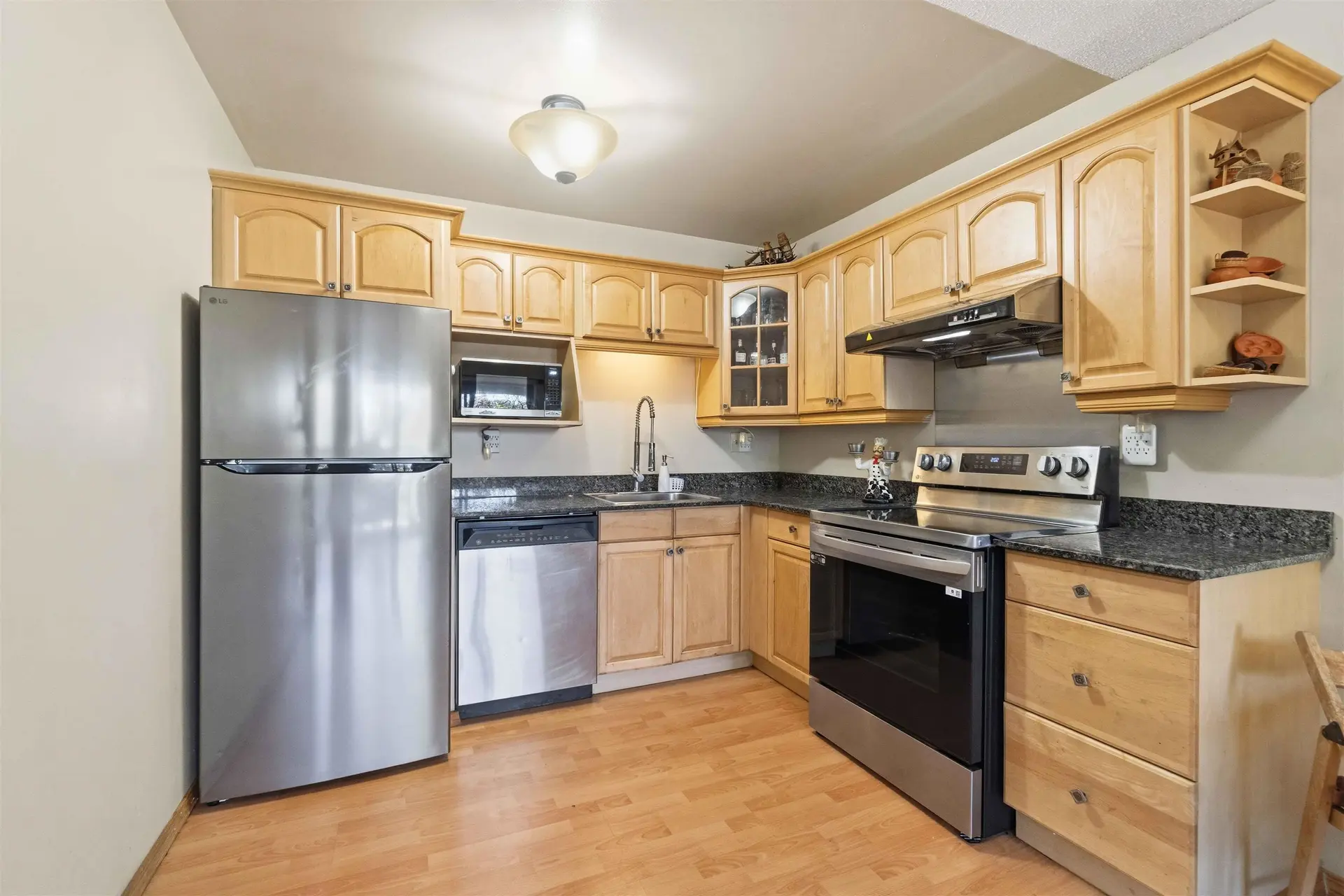 #402 2920 Ash Street - Image 5