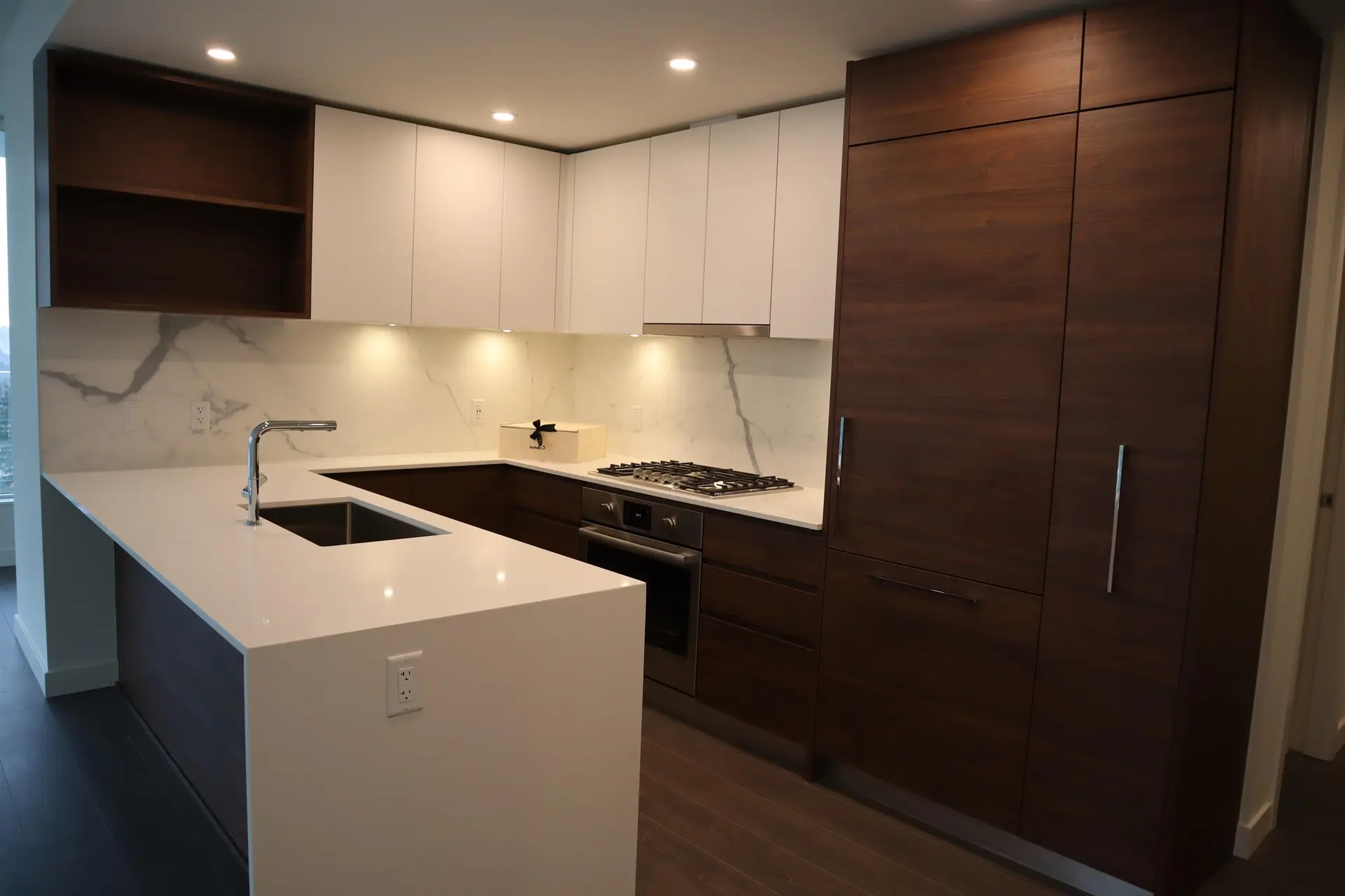 #705 585 Austin Avenue - Image 5