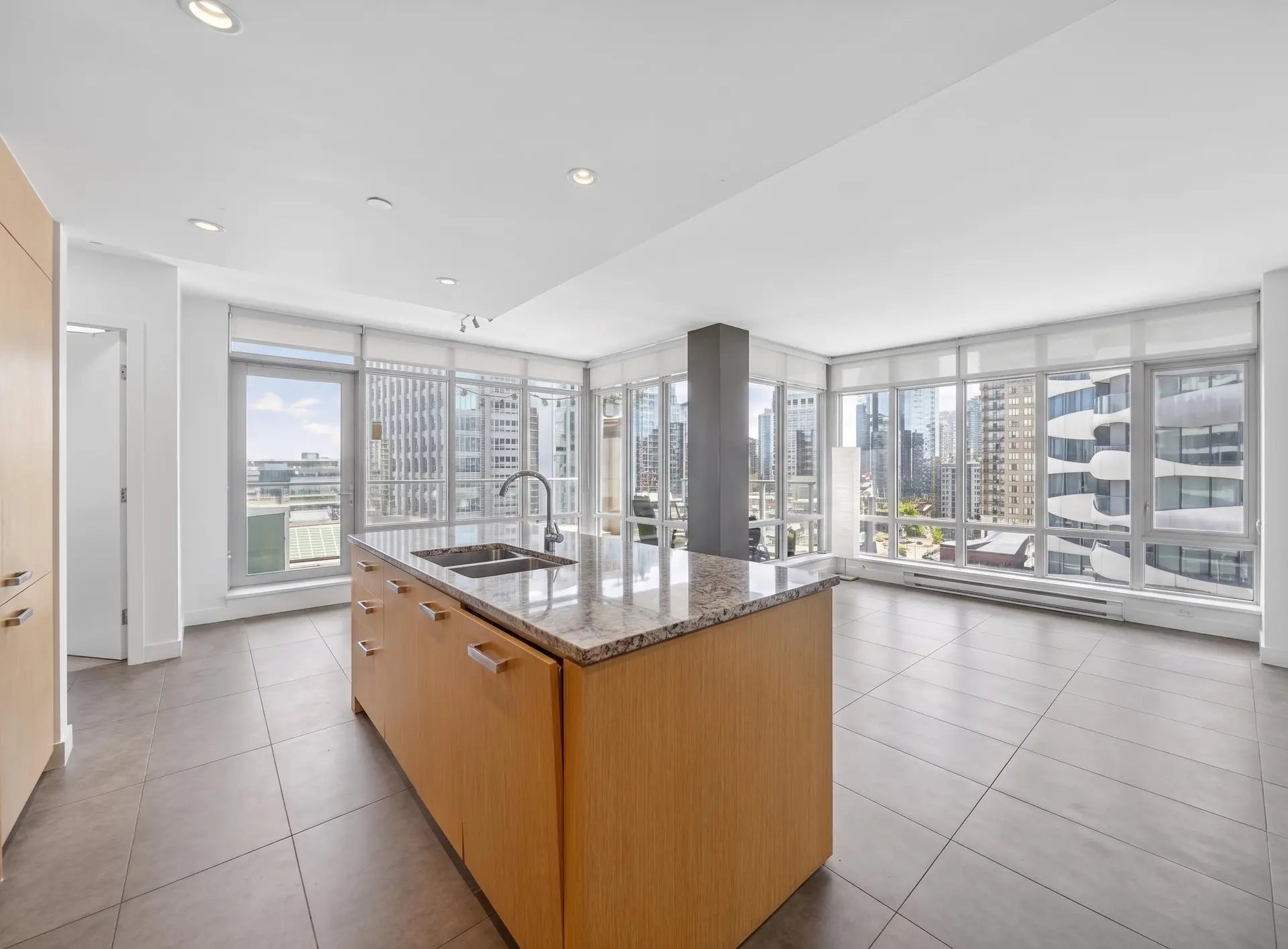 #1902 1028 Barclay Street - Image 4