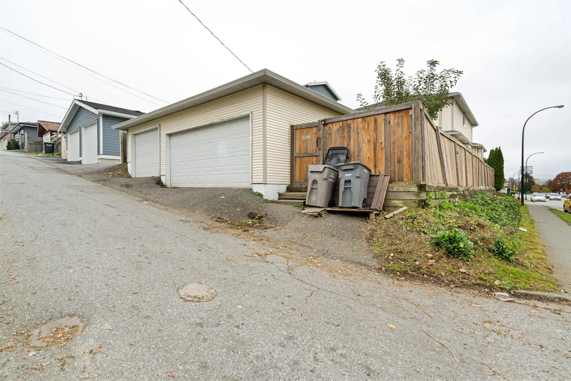 3298 E 2nd Avenue - Image 11