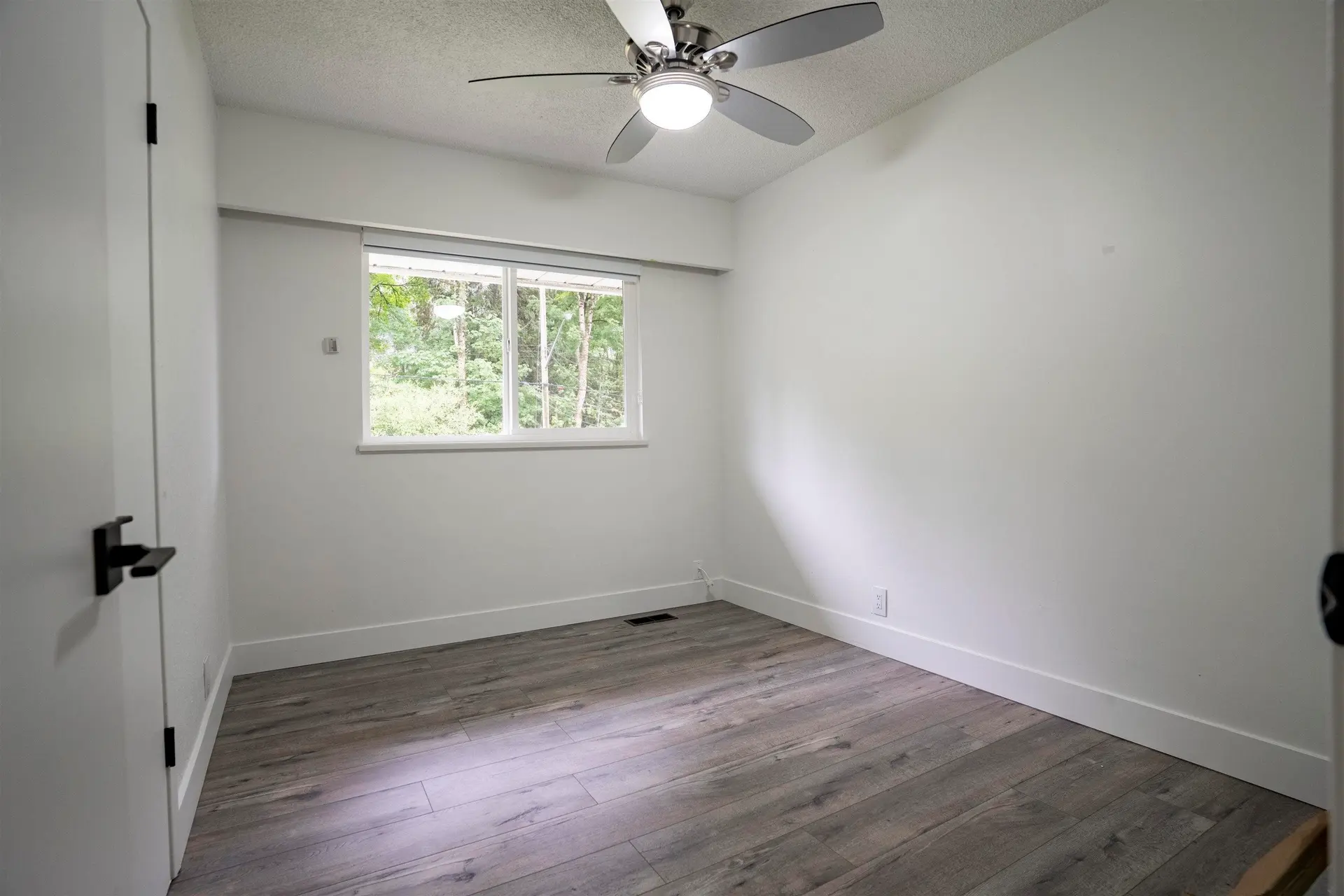 11318 Glen Avon Drive - Image 10