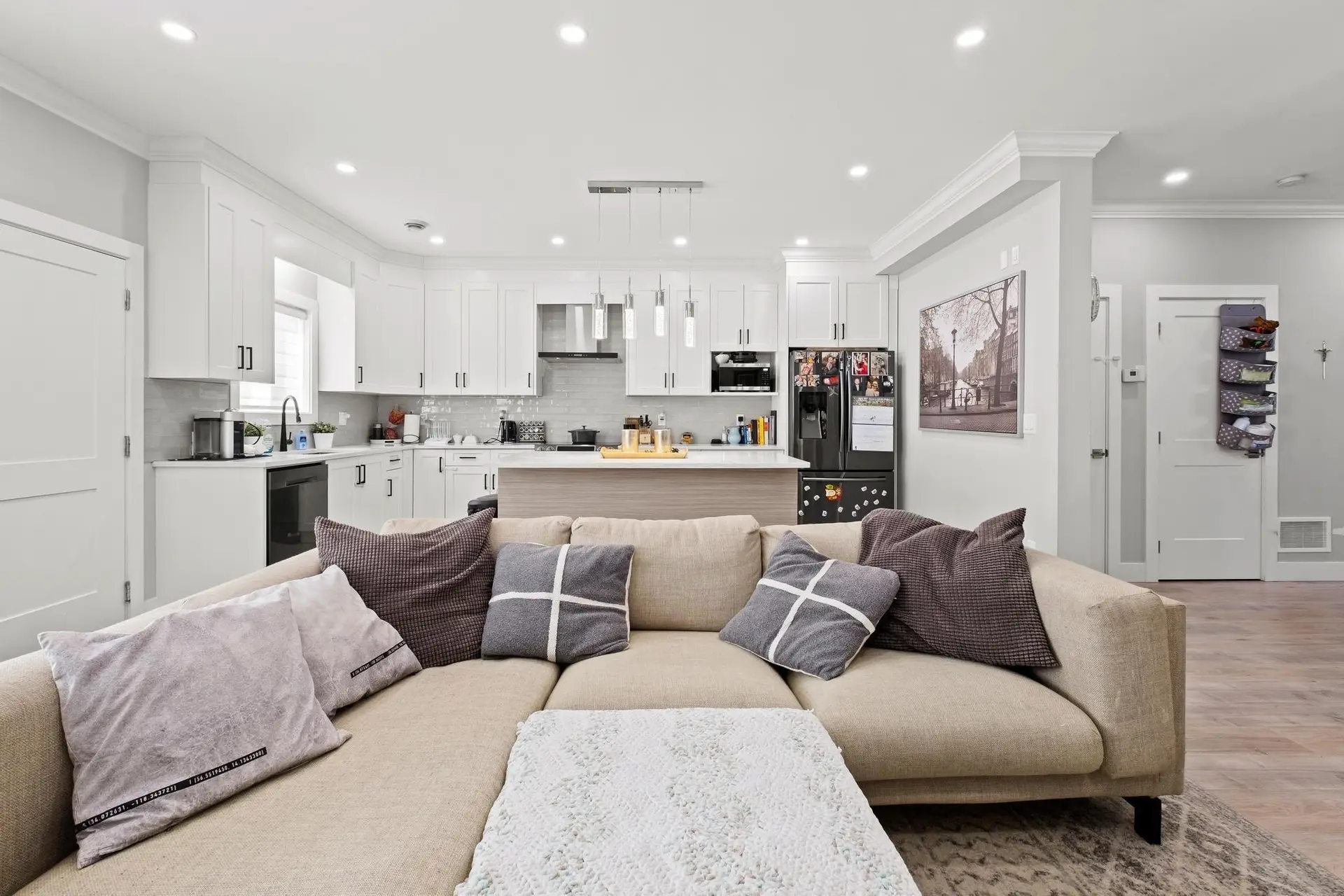 19436 72a Avenue - Image 3