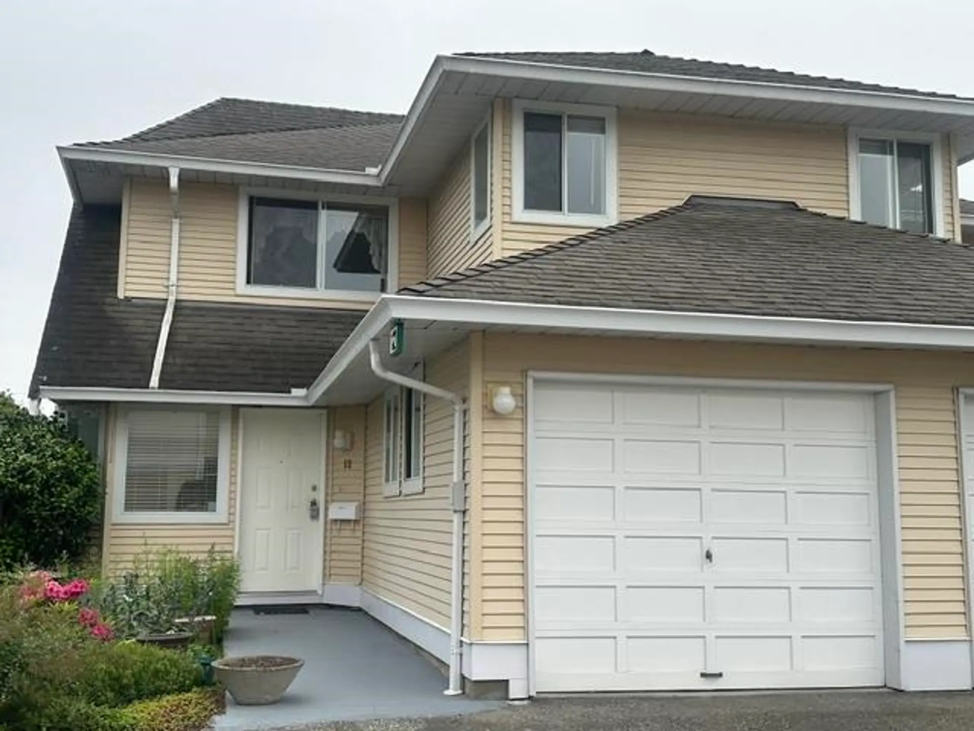 #12 2475 Emerson Street - Image 1