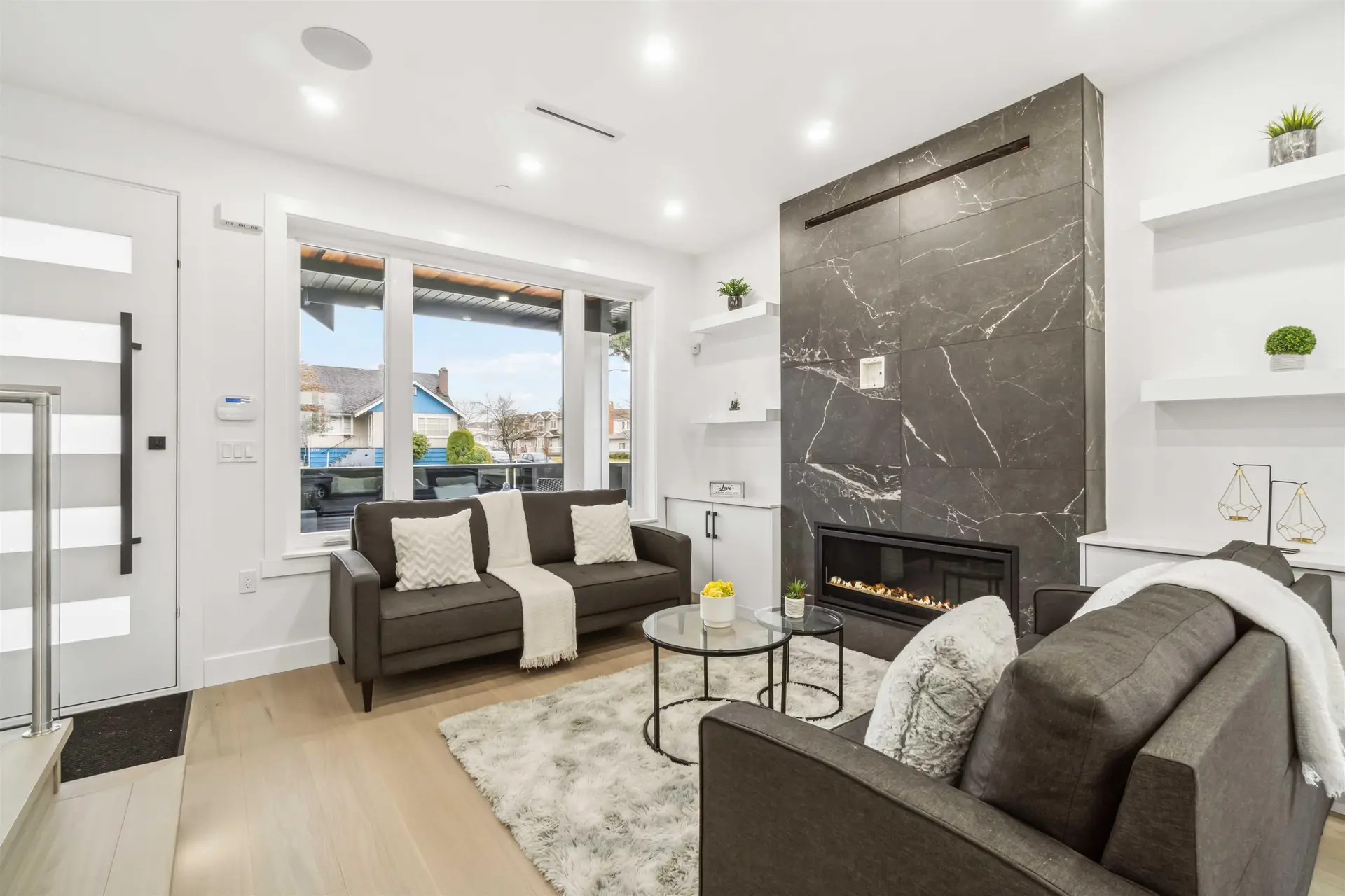 #1 5737 Clarendon Street - Image 2