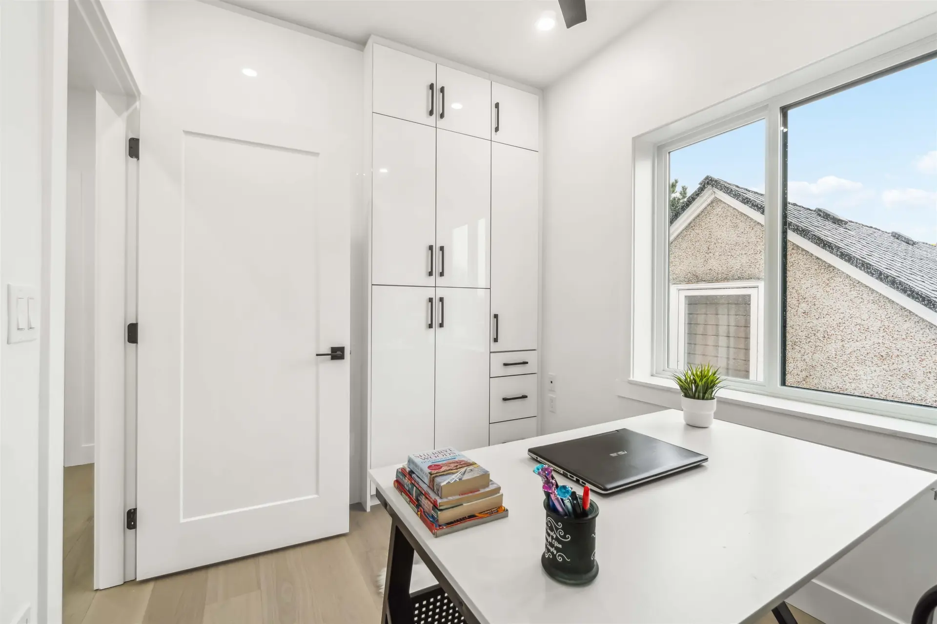 #1 5737 Clarendon Street - Image 17