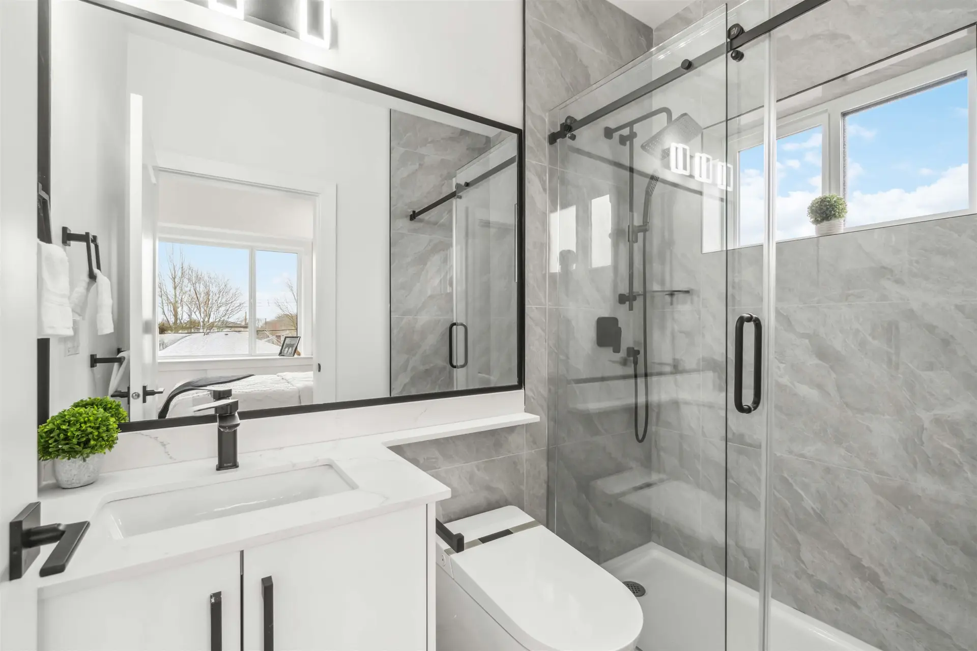 #1 5737 Clarendon Street - Image 14