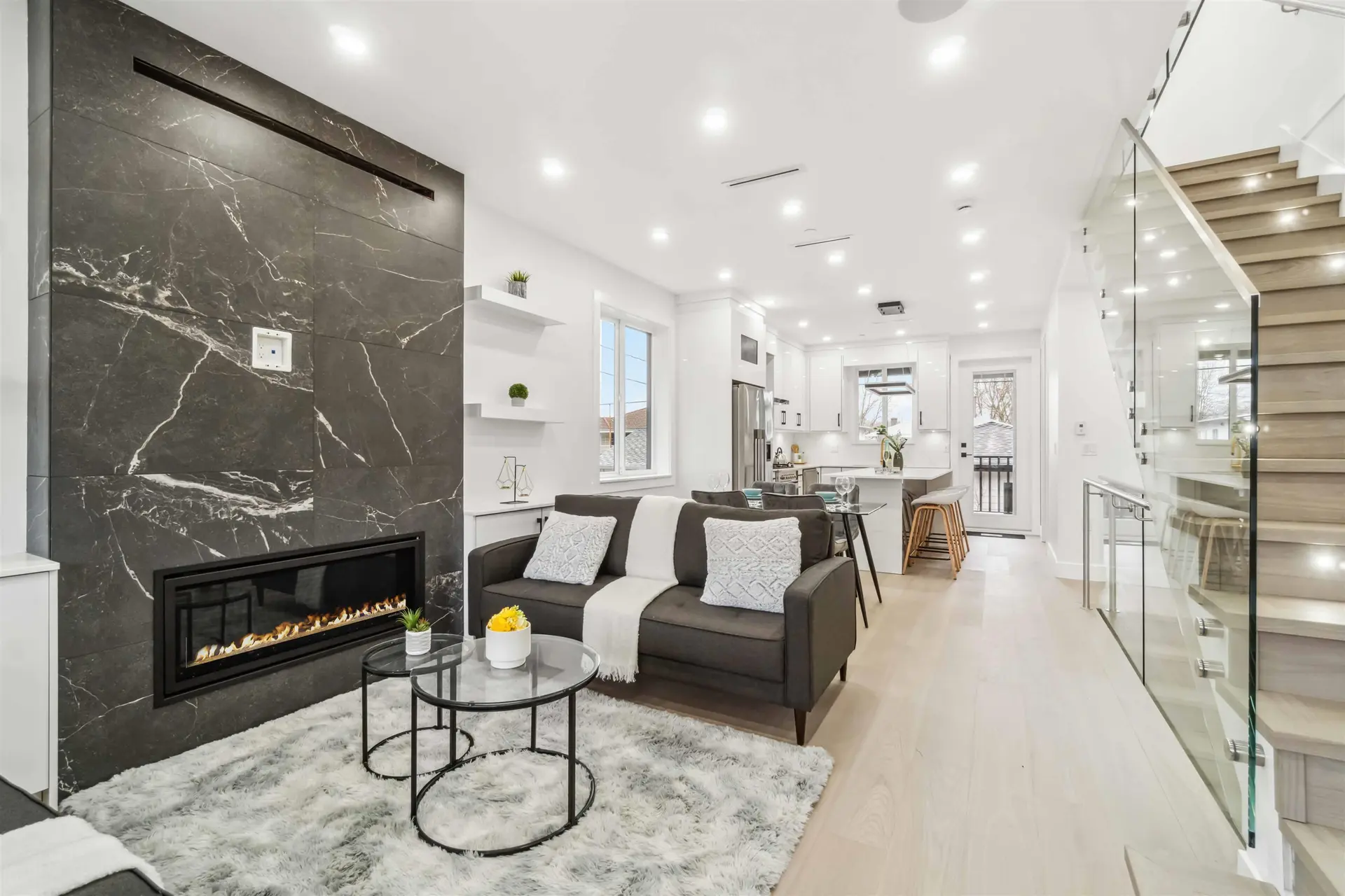#1 5737 Clarendon Street - Image 4