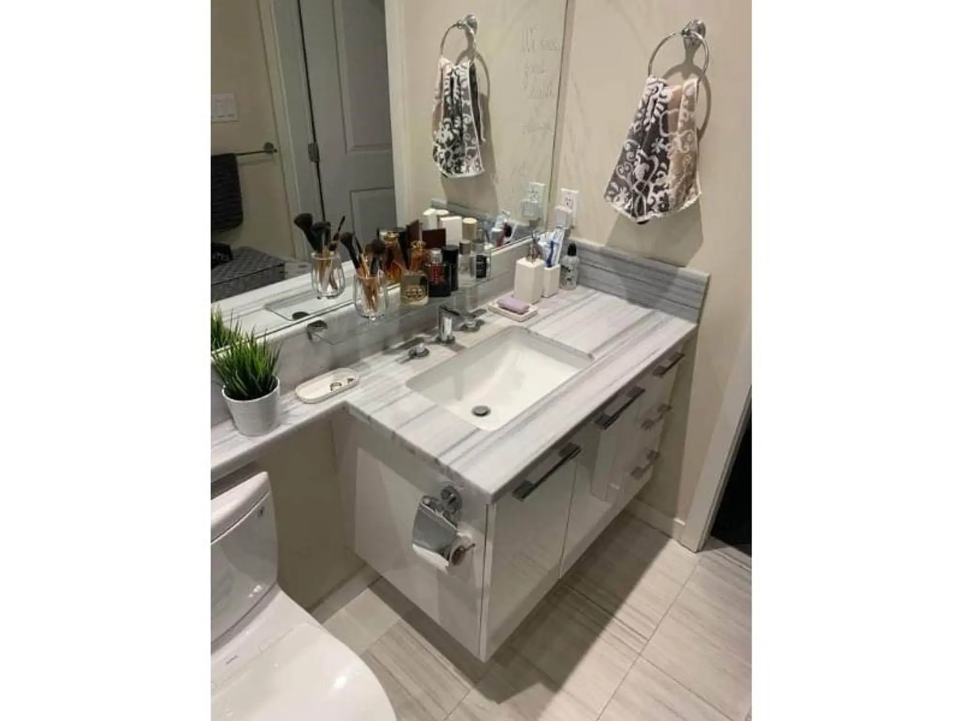 #1906 5728 Berton Avenue - Image 4