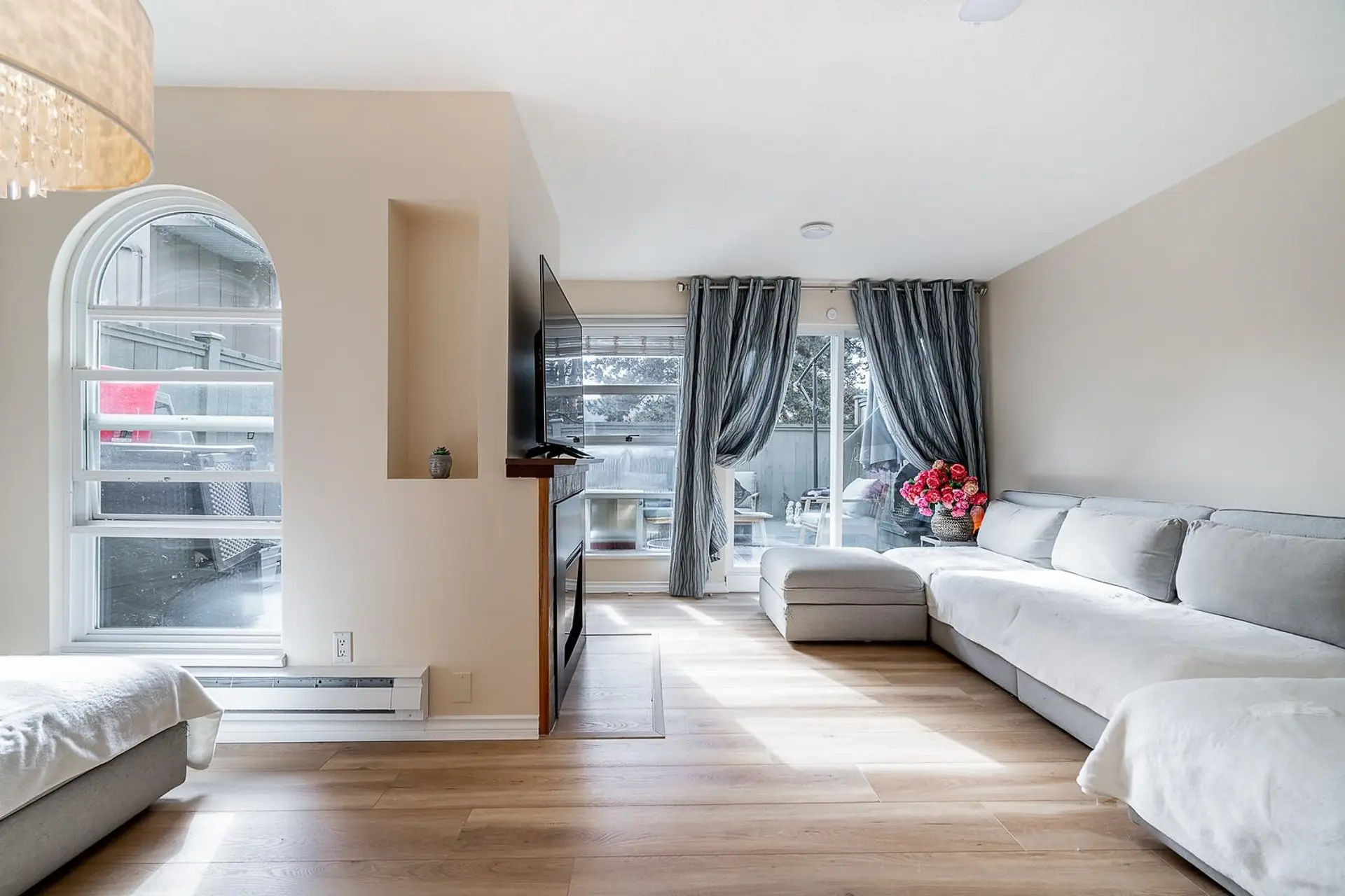 #42 900 W 17th Street - Image 4