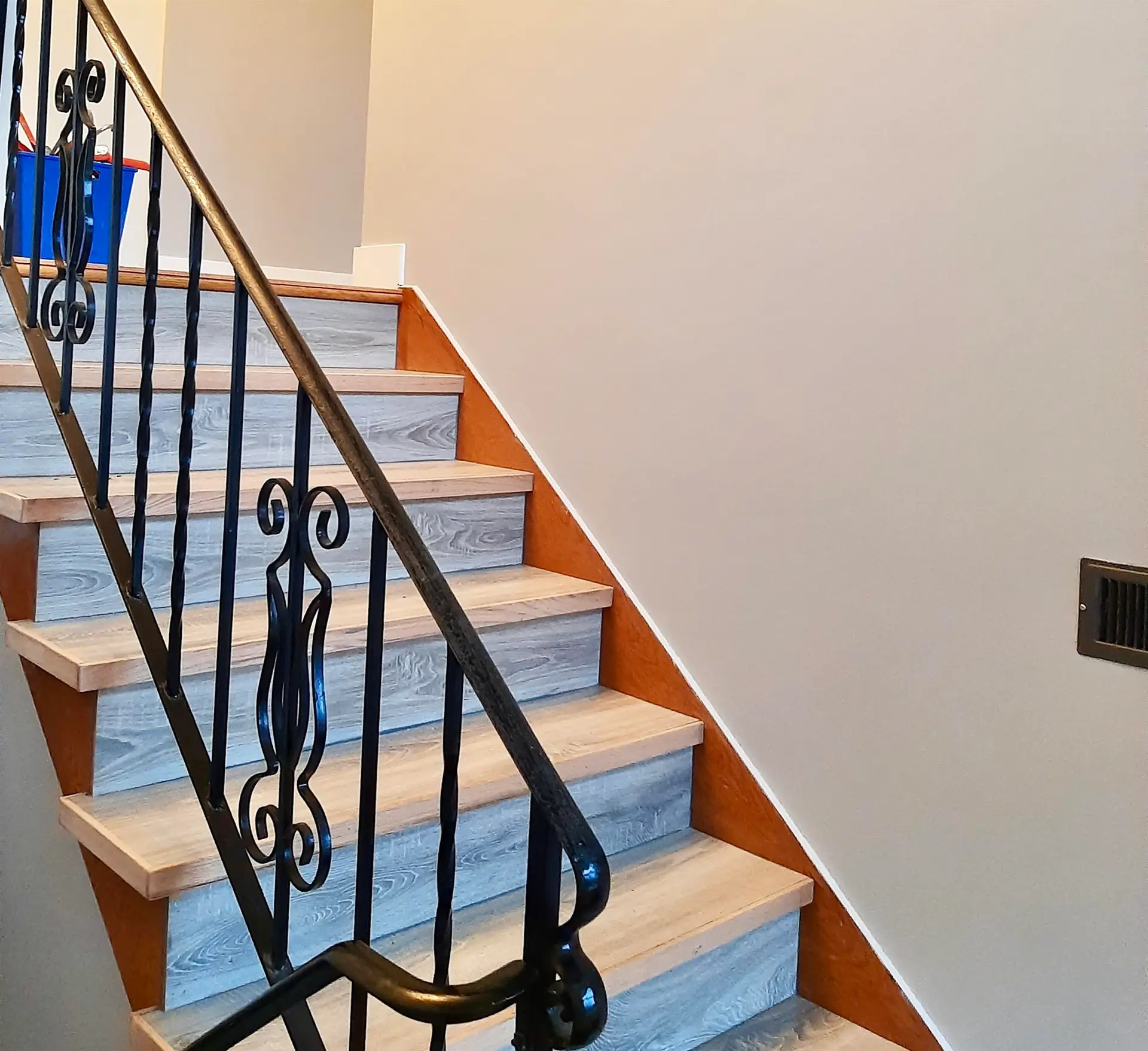 9720 Crown Crescent - Image 7