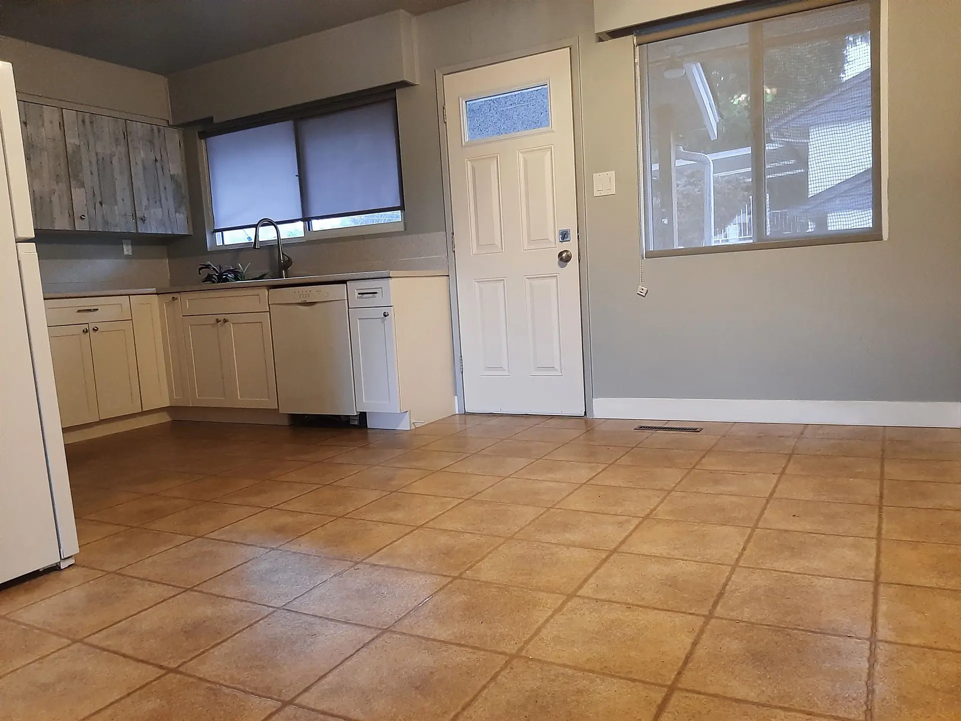 9720 Crown Crescent - Image 3