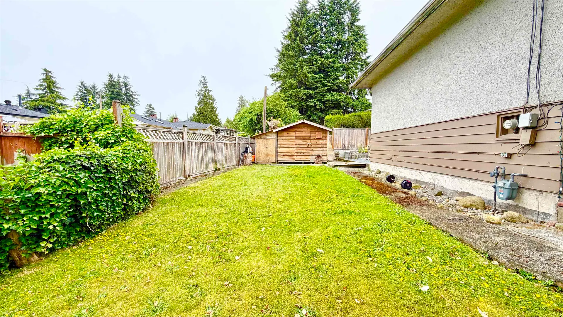 9720 Crown Crescent - Image 14