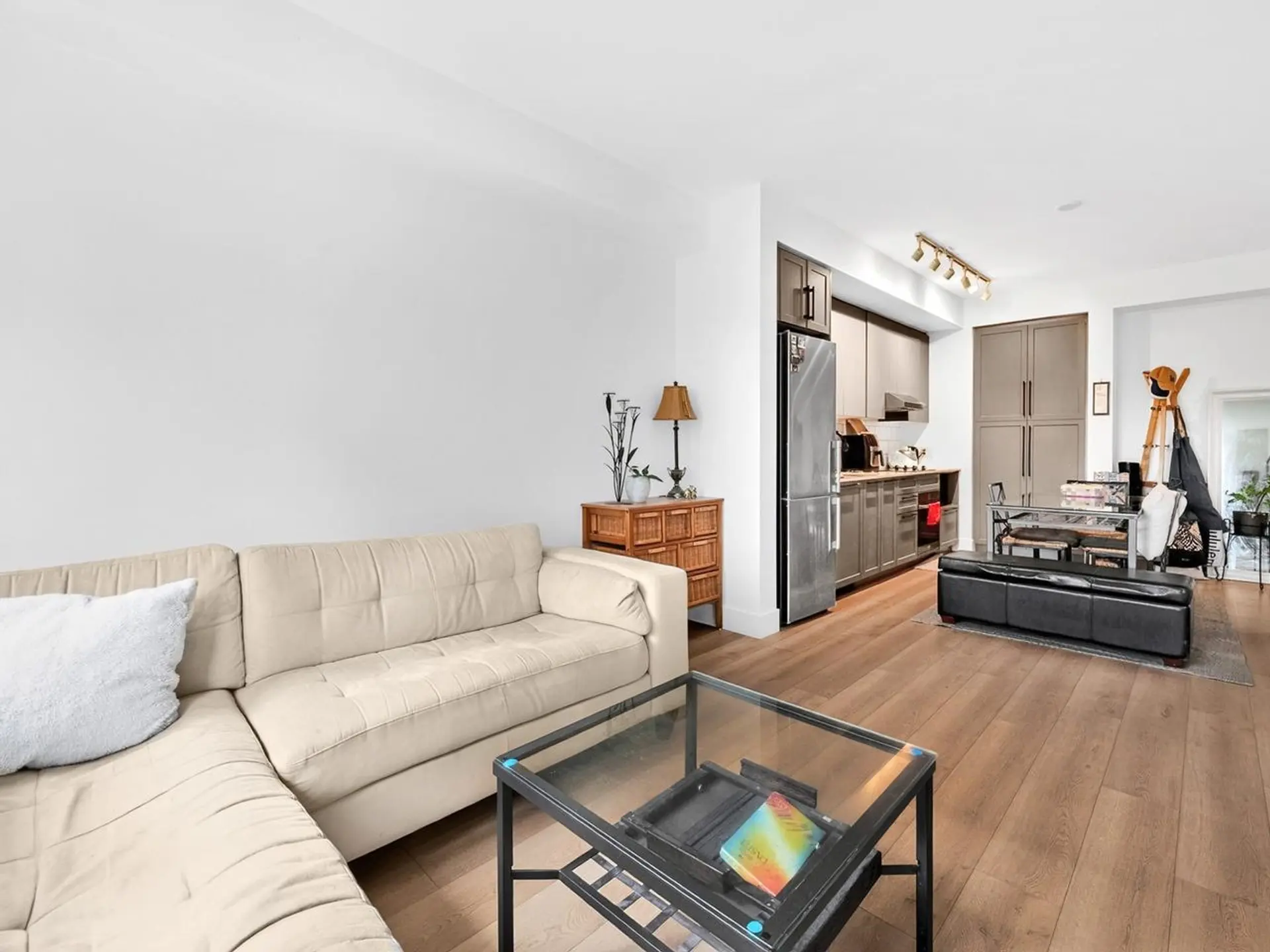 #202 8750 University Crescent - Image 10