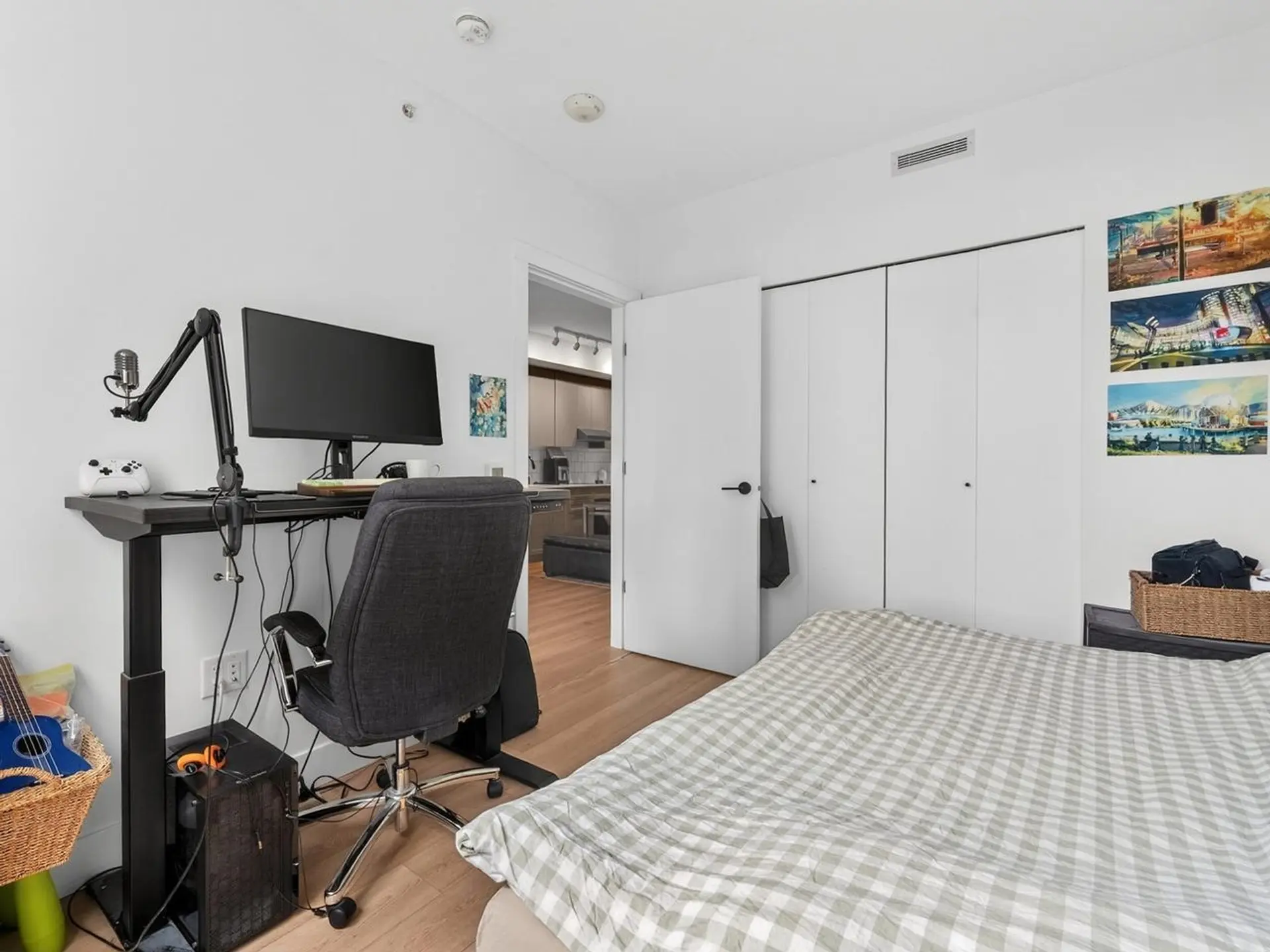#202 8750 University Crescent - Image 15