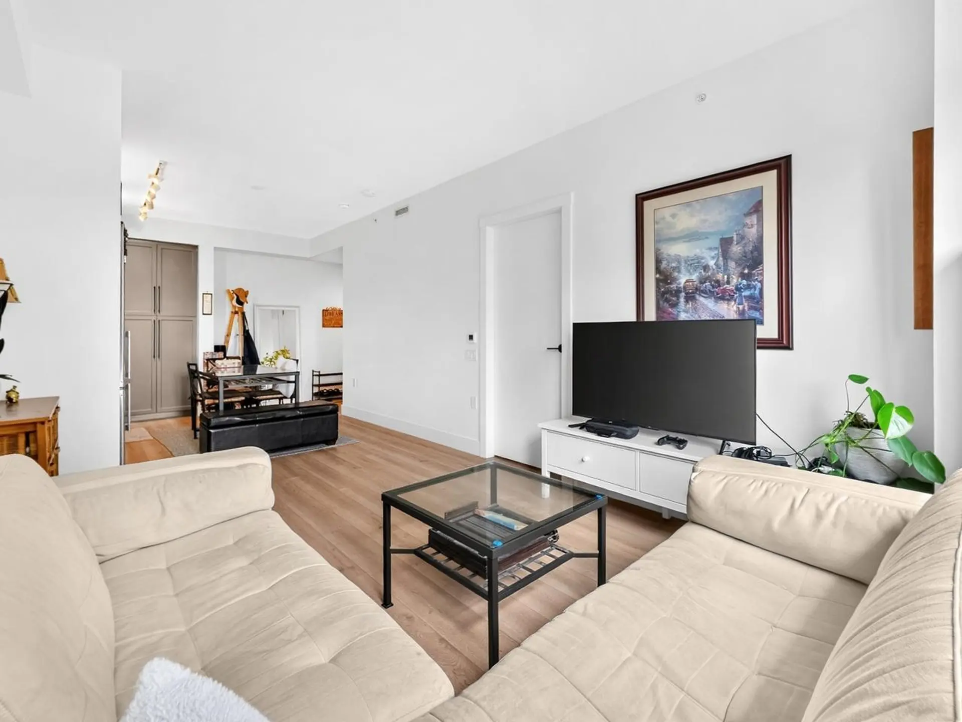 #202 8750 University Crescent - Image 11