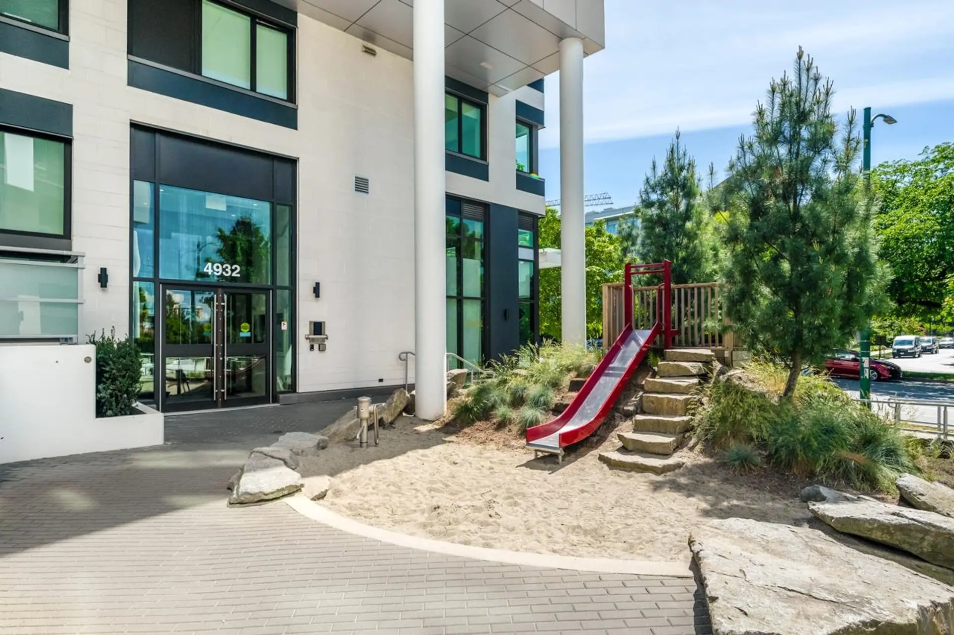 #302 4932 Cambie Street - Image 18