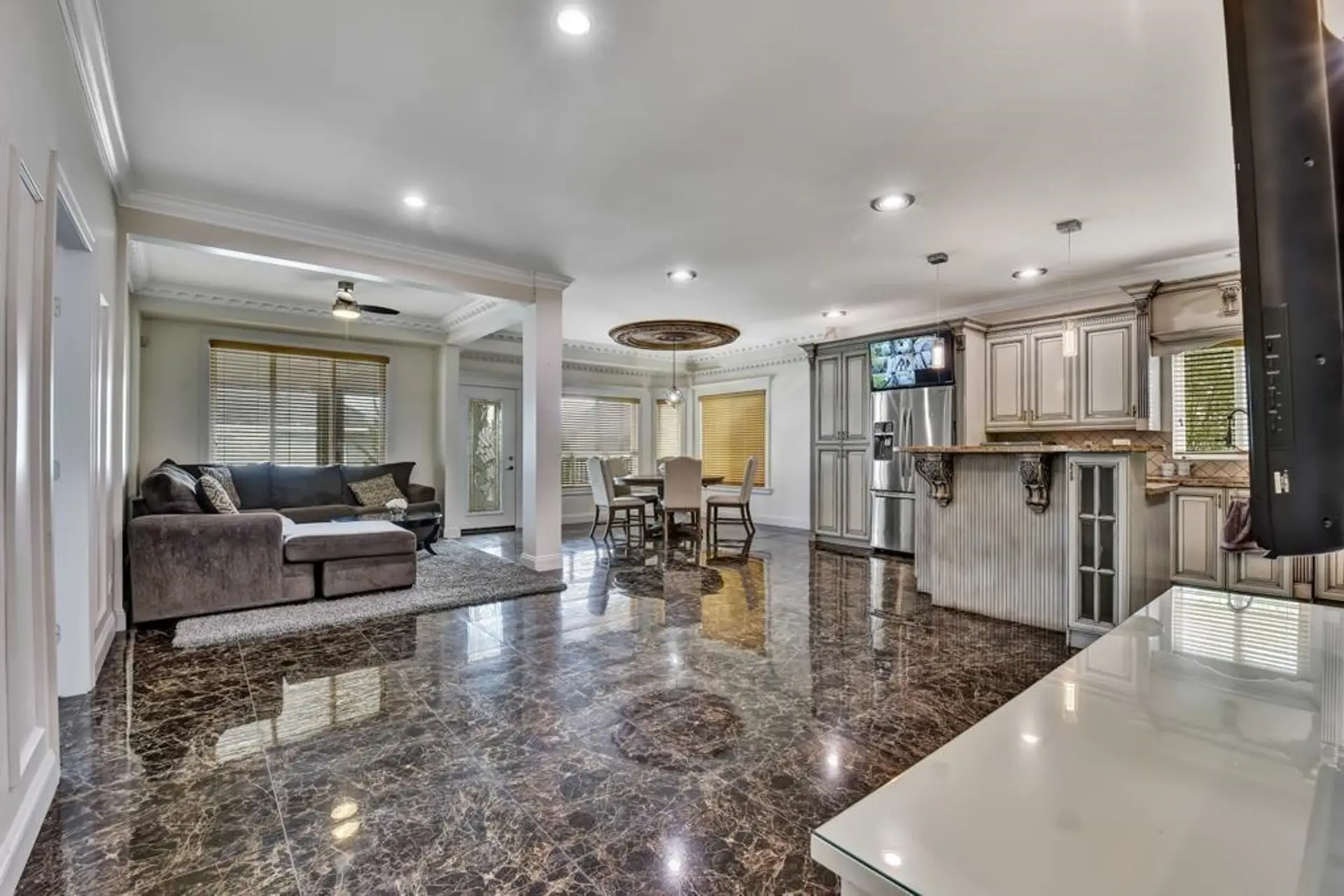 15181 68a Avenue - Image 12