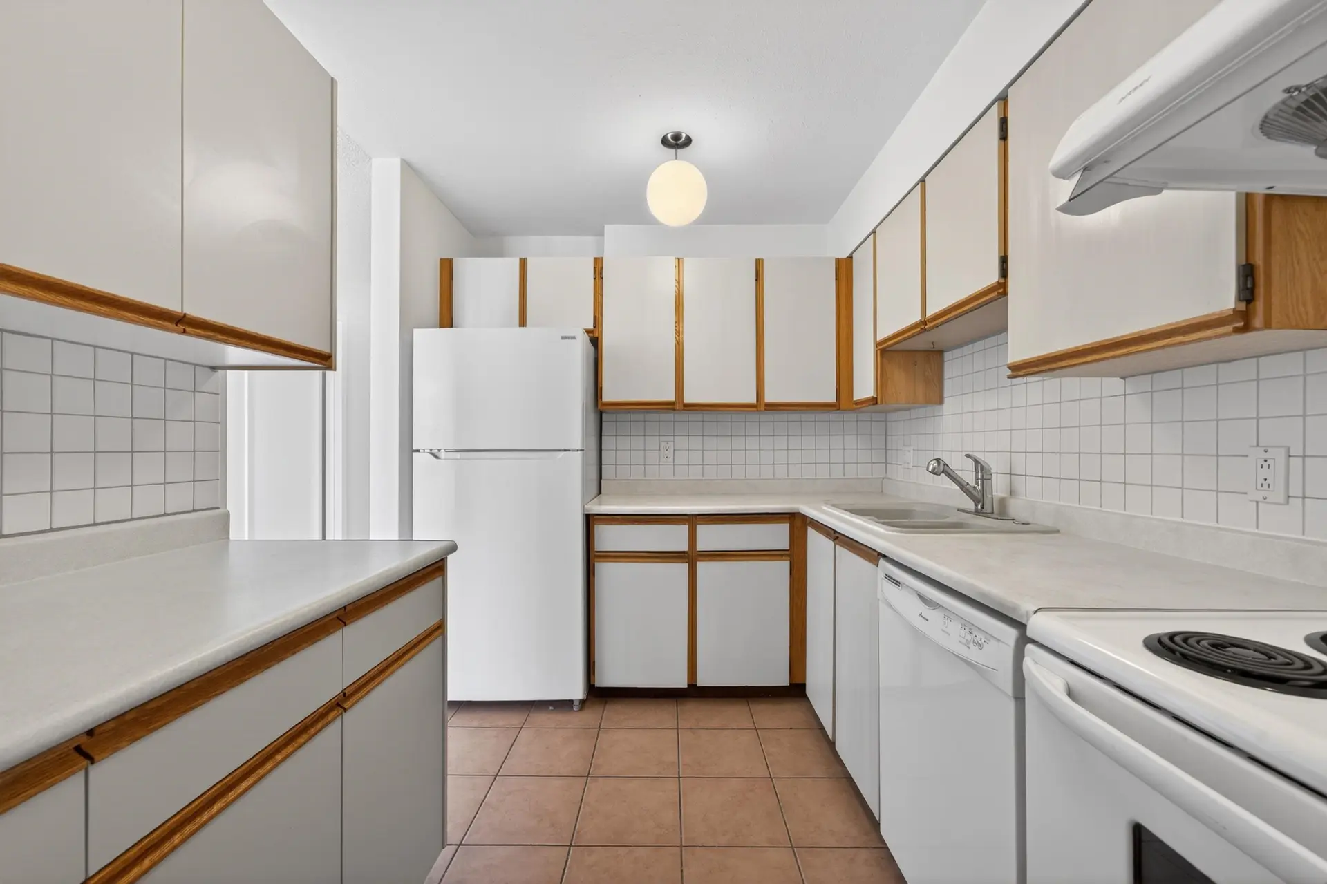 #2105 6540 Burlington Avenue - Image 12