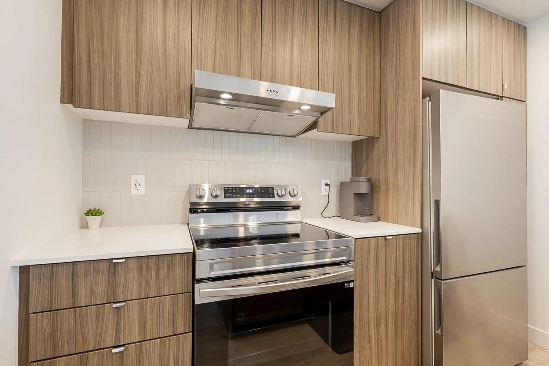 #609 32838 Landeau Place - Image 6