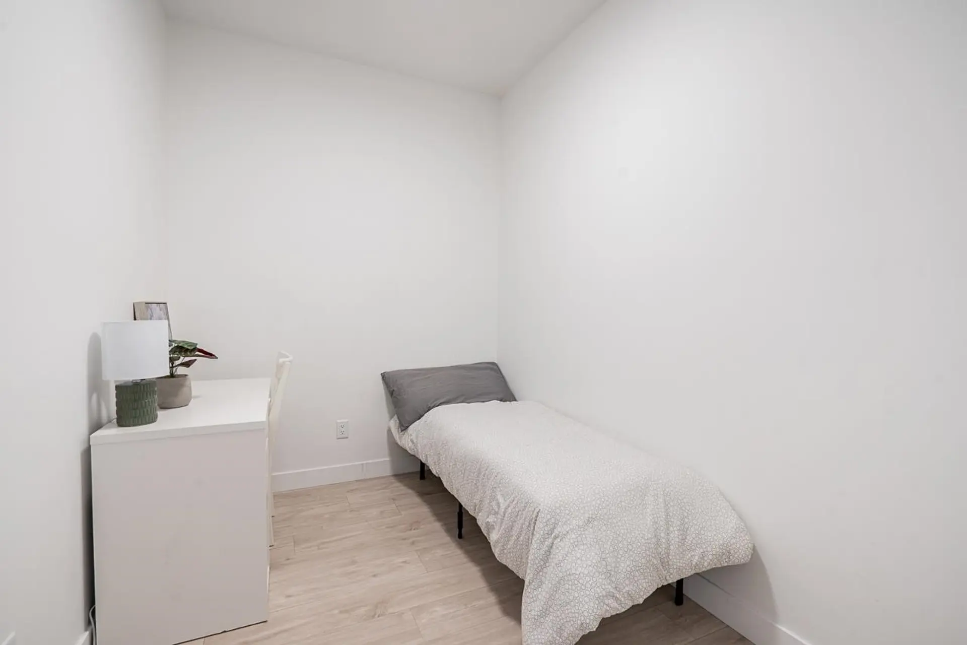 #609 32838 Landeau Place - Image 13