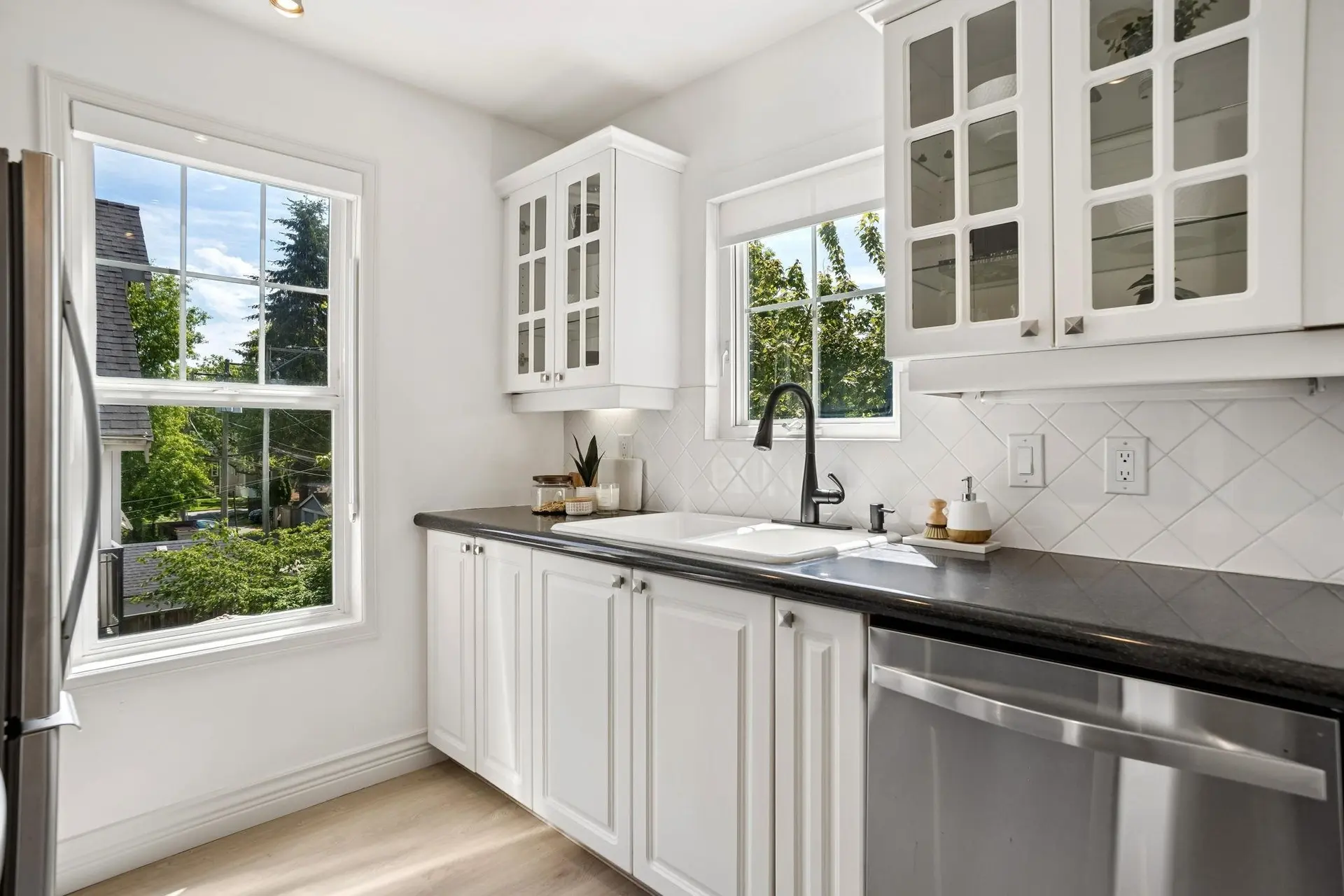 #305 962 W 16th Avenue - Image 9