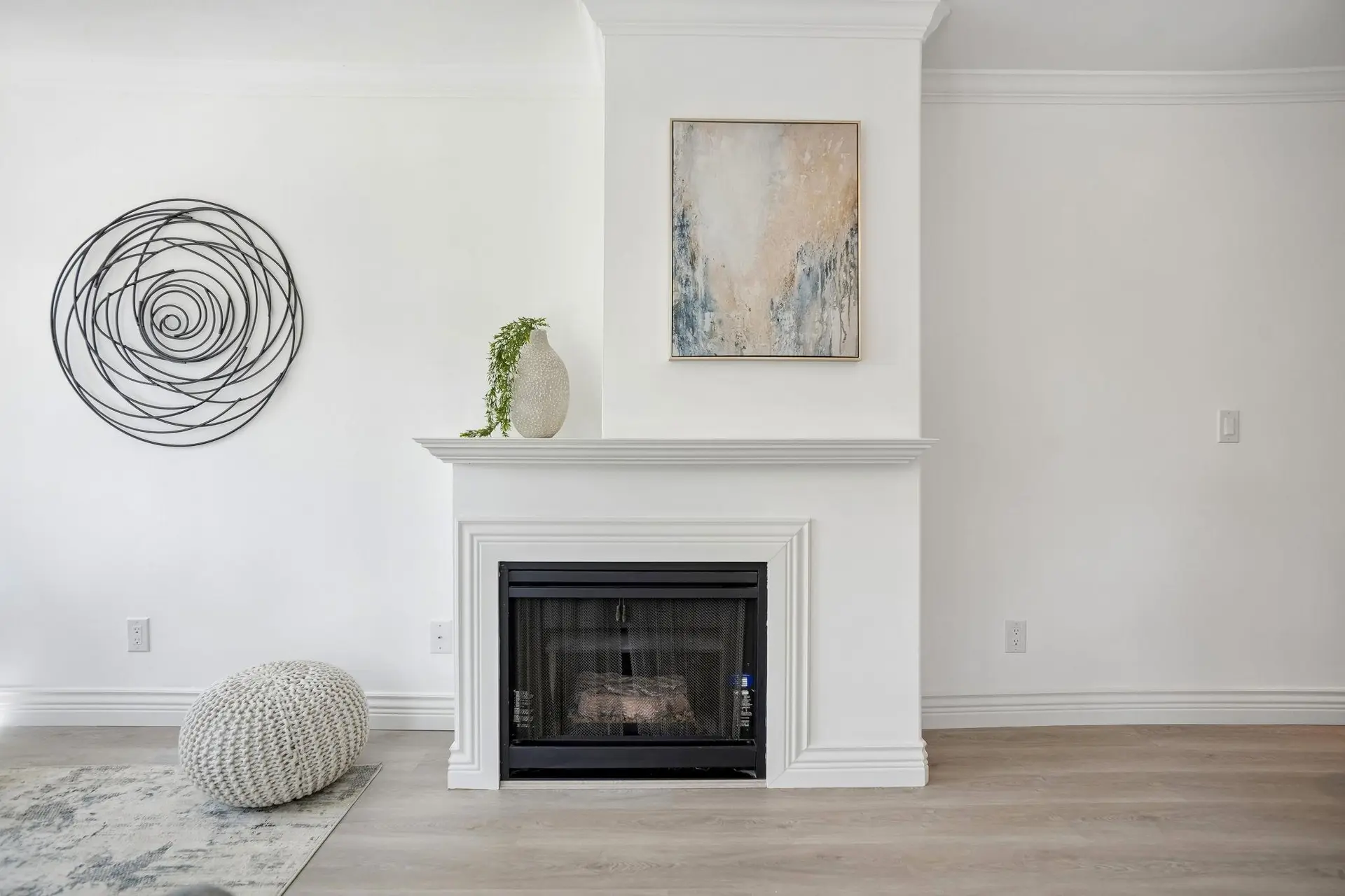 #305 962 W 16th Avenue - Image 4